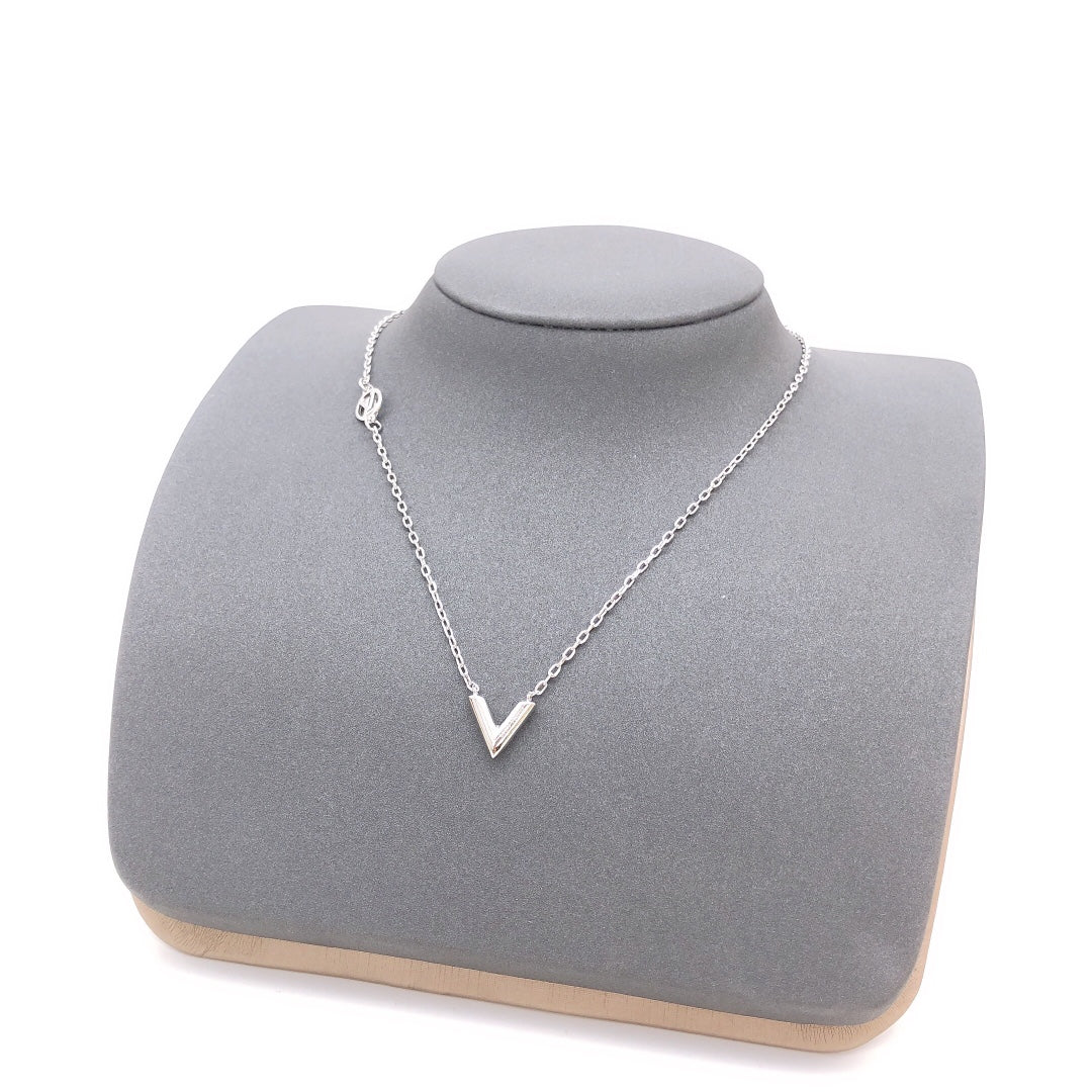 China Replica LV Necklaces 27usd Only
