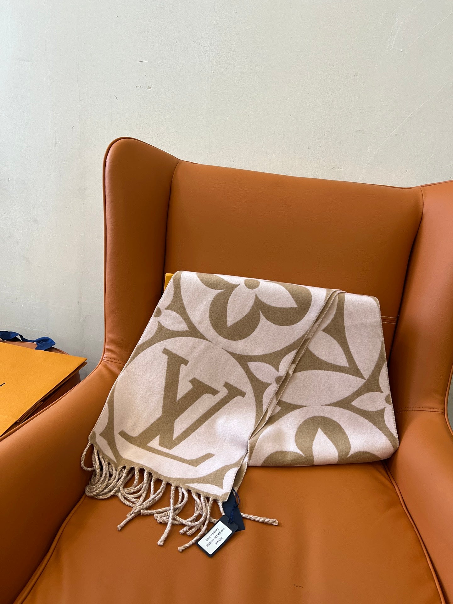 China Replica LV Scarf 180usd Only