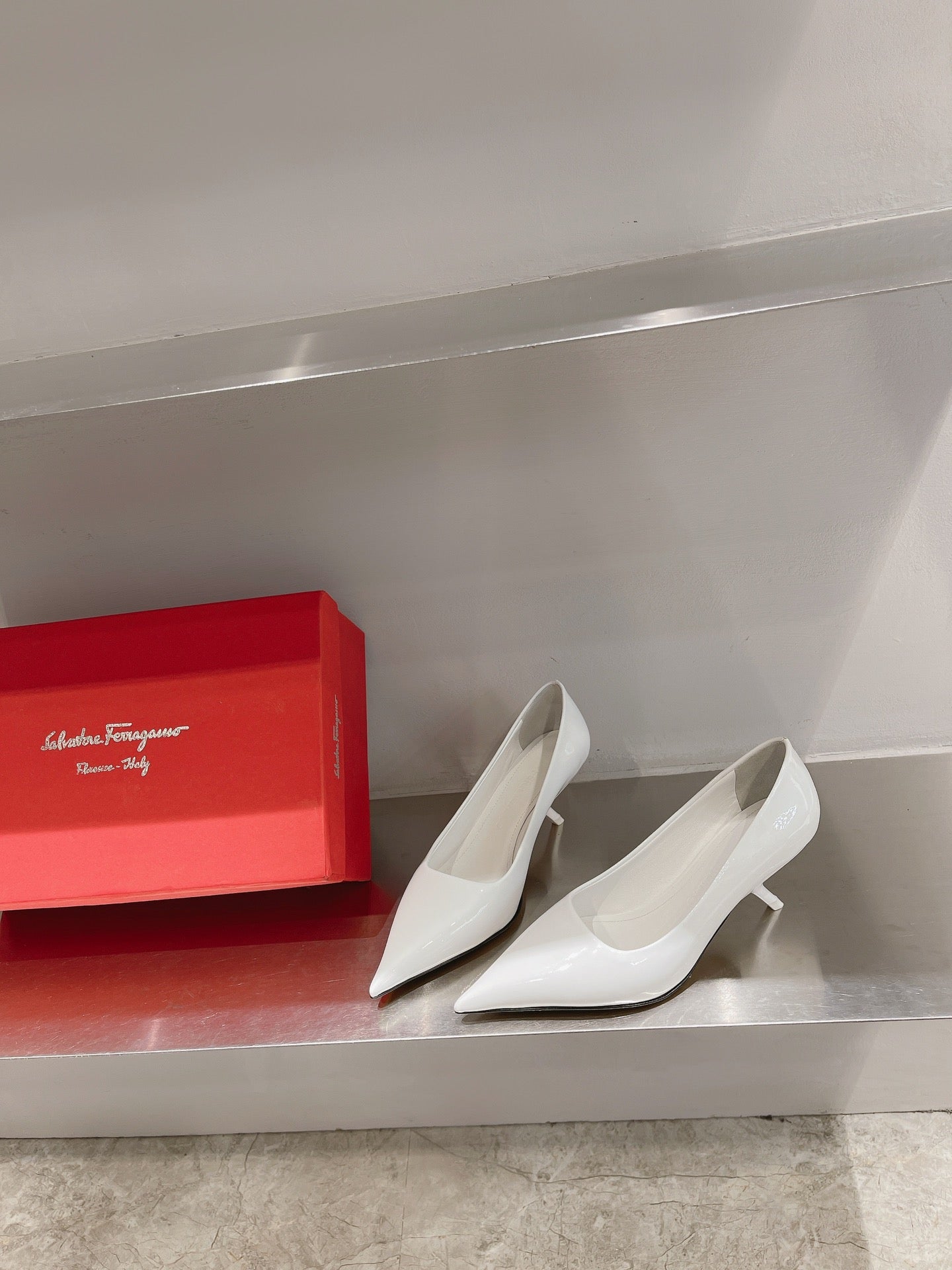 China Replica Ferragamo Women Shoes 108usd Only