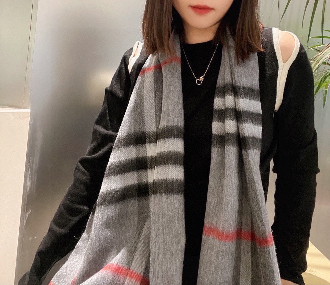 China Replica Burberry Scarf 44usd Only