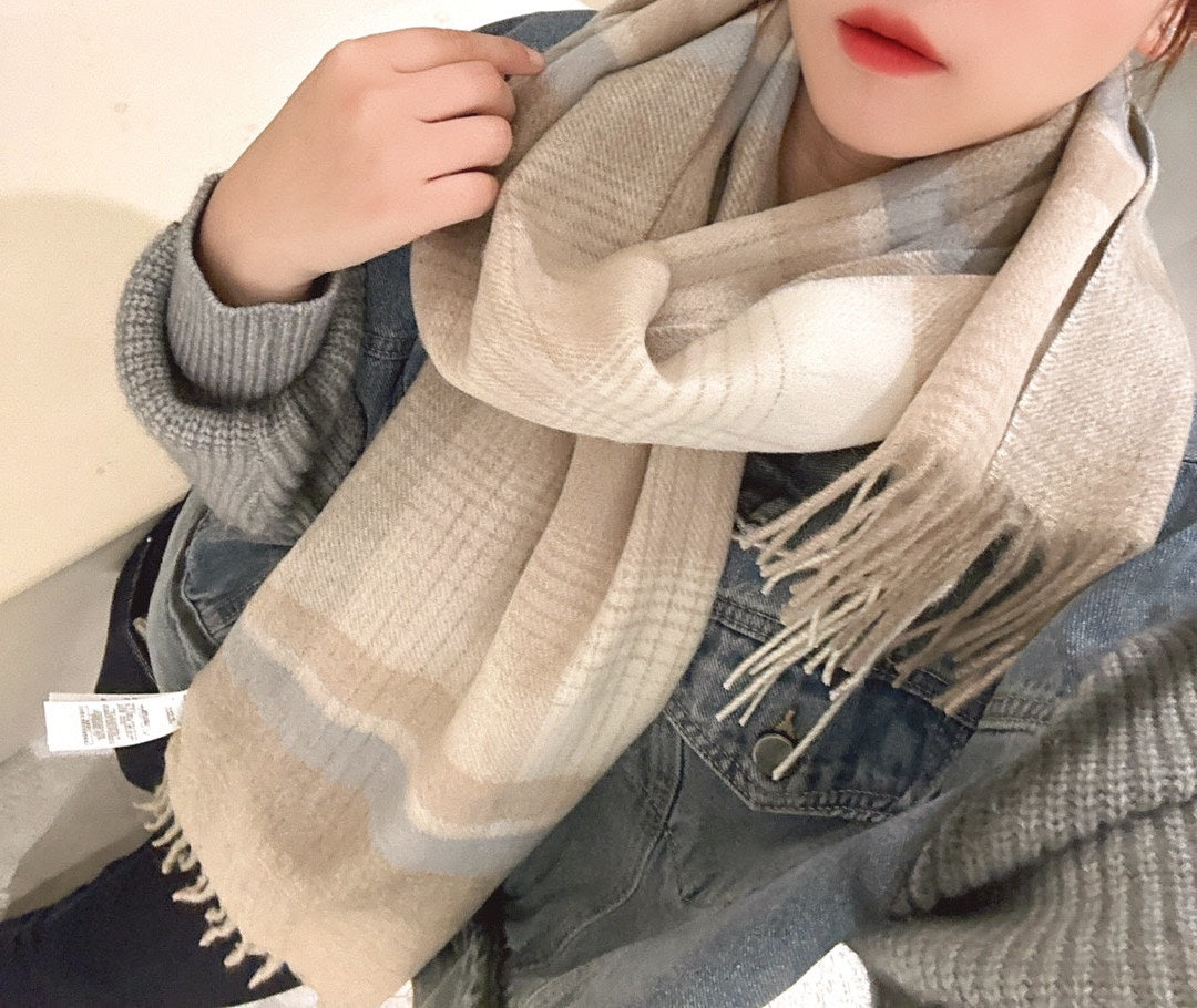 China Replica Burberry Scarf 44usd Only