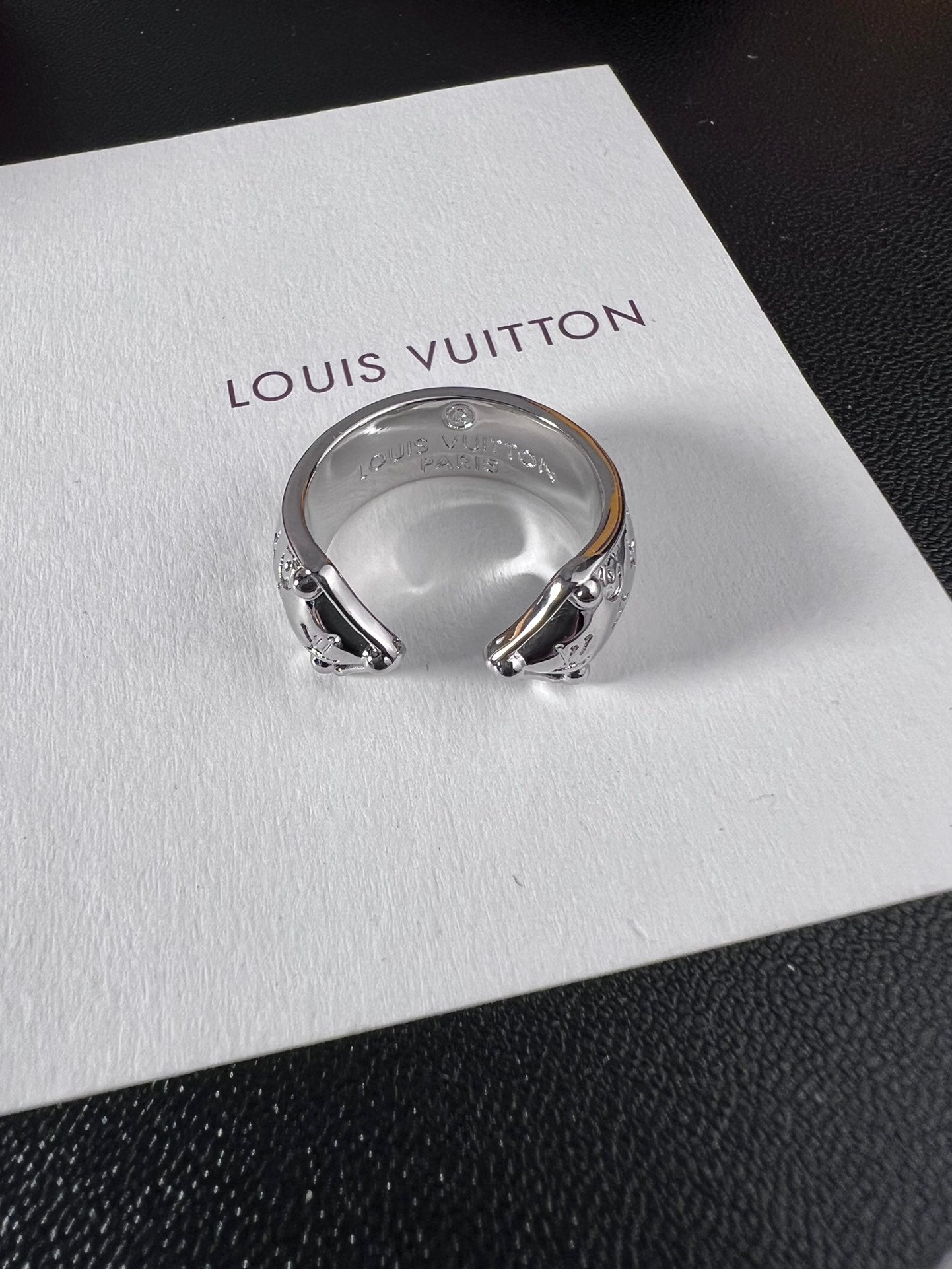 China Replica LV Rings 32usd Only