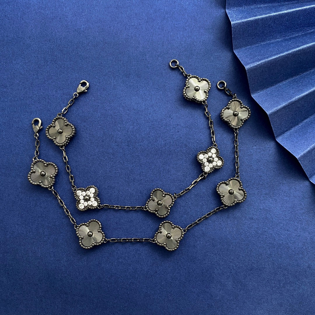 China Replica Van Cleef Arpels Bracelets 30usd Only