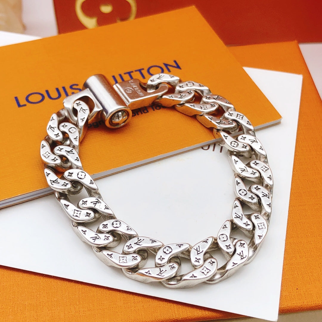 China Replica LV Bracelets 35usd Only