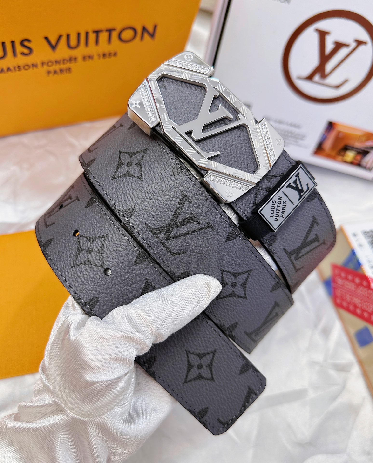 China Replica LV Belts 77usd Only