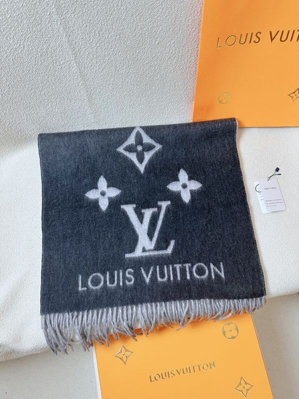 China Replica LV Scarf 50usd Only
