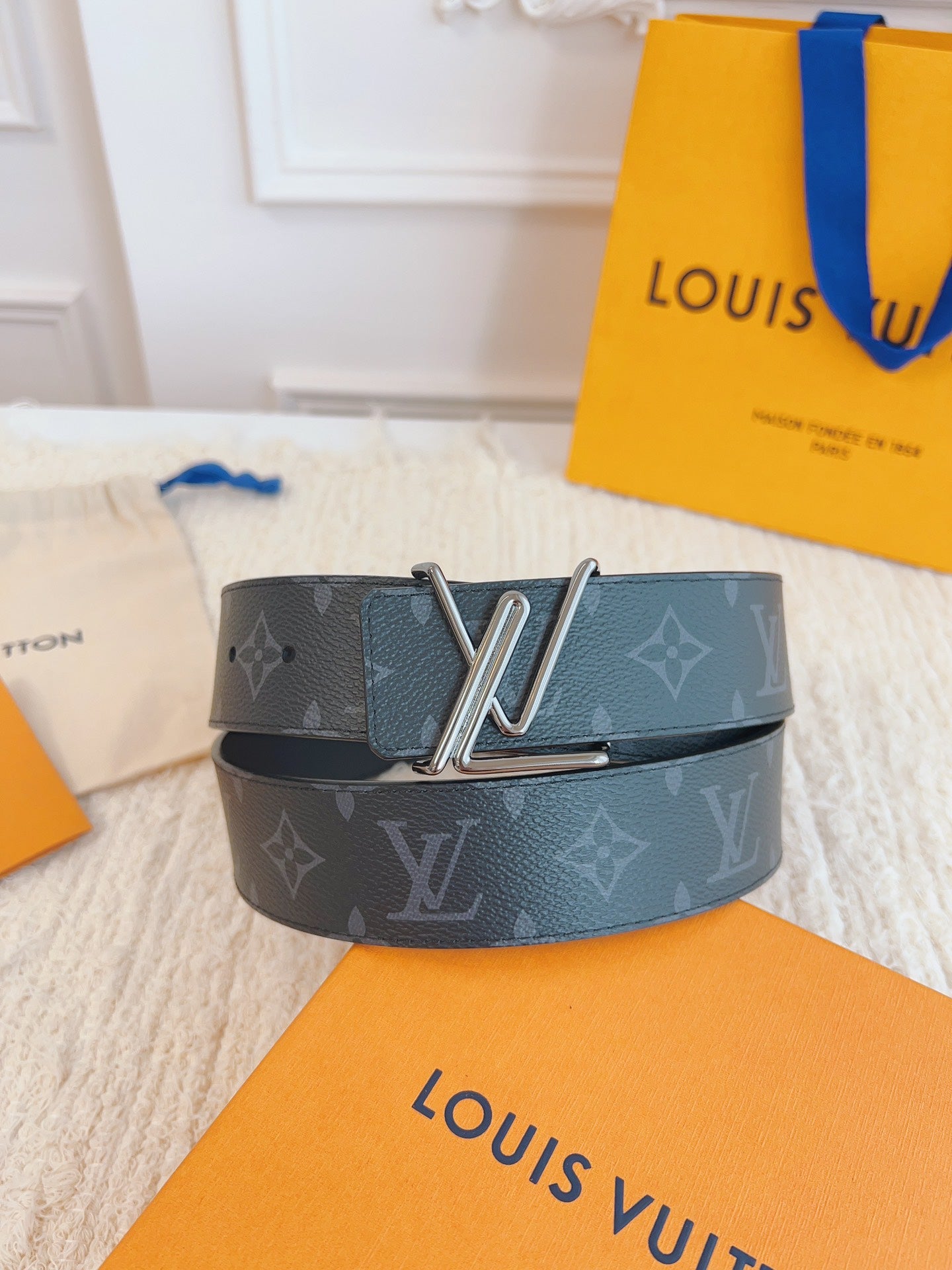 China Replica LV Belts 49usd Only