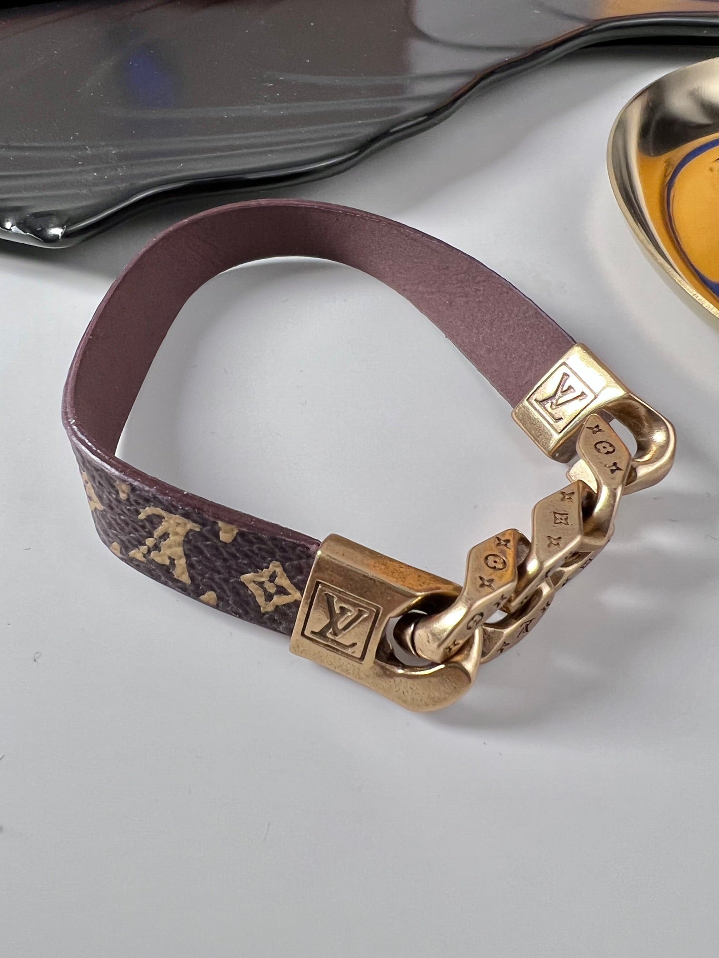 China Replica LV Bracelets 28usd Only