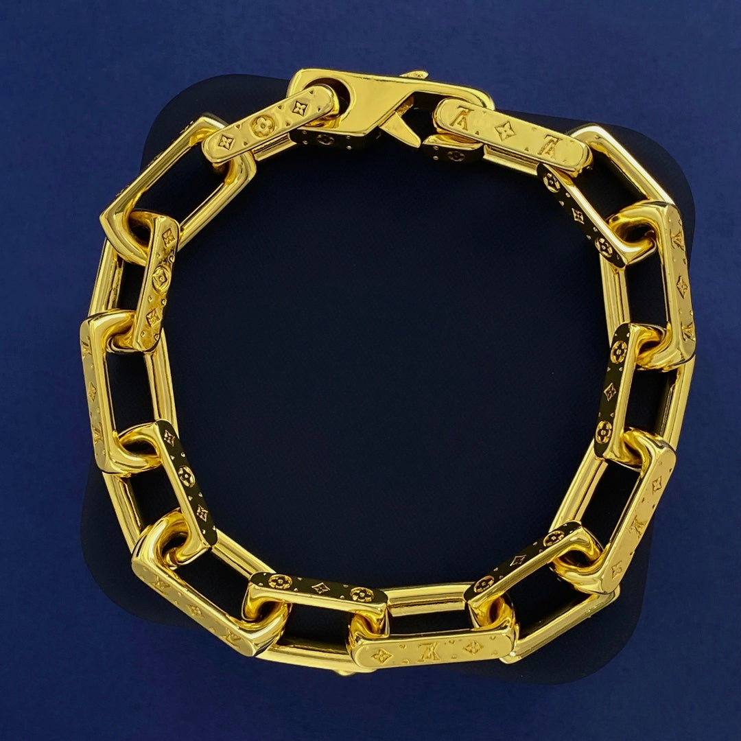 China Replica LV Bracelets 30usd Only