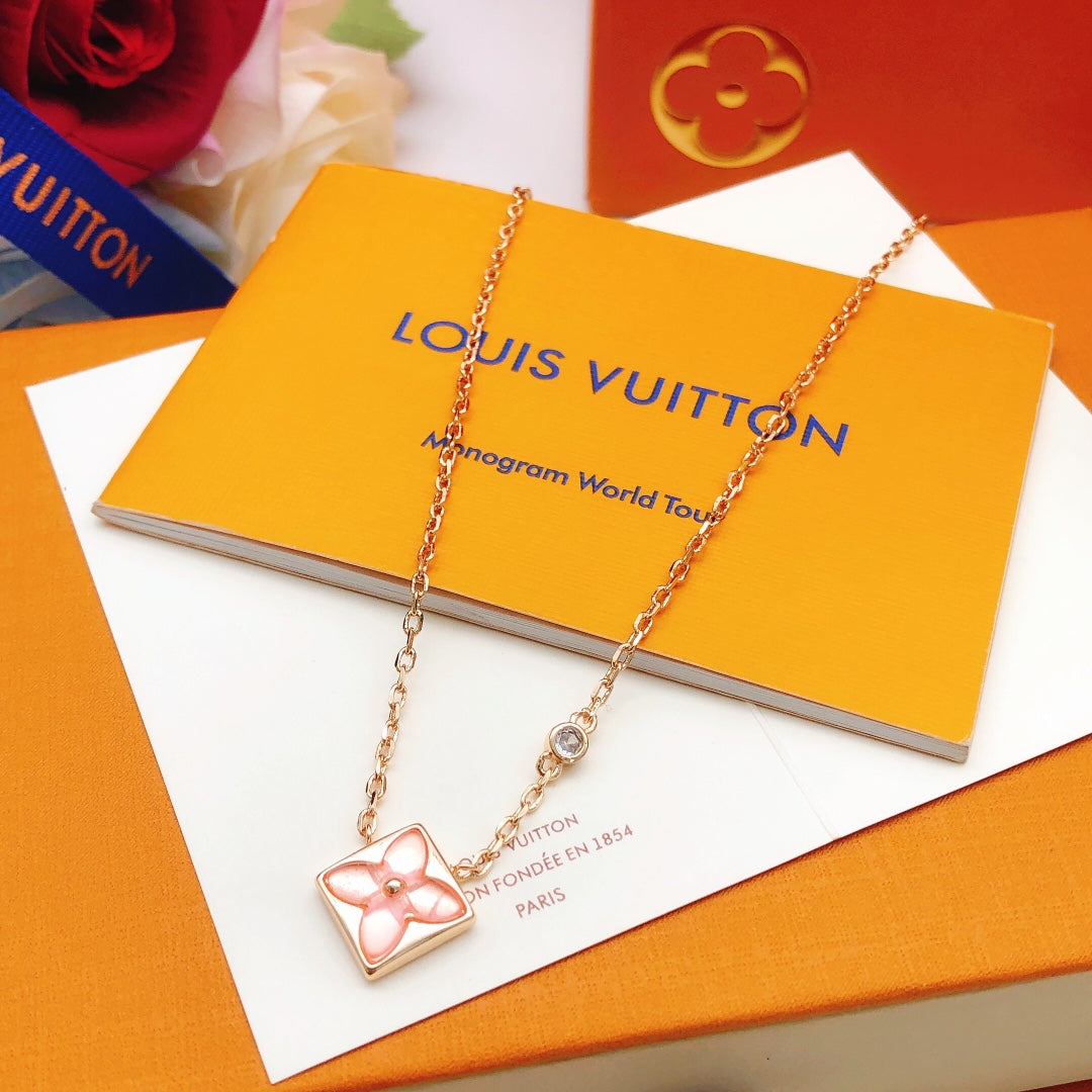 China Replica LV Necklaces 33usd Only