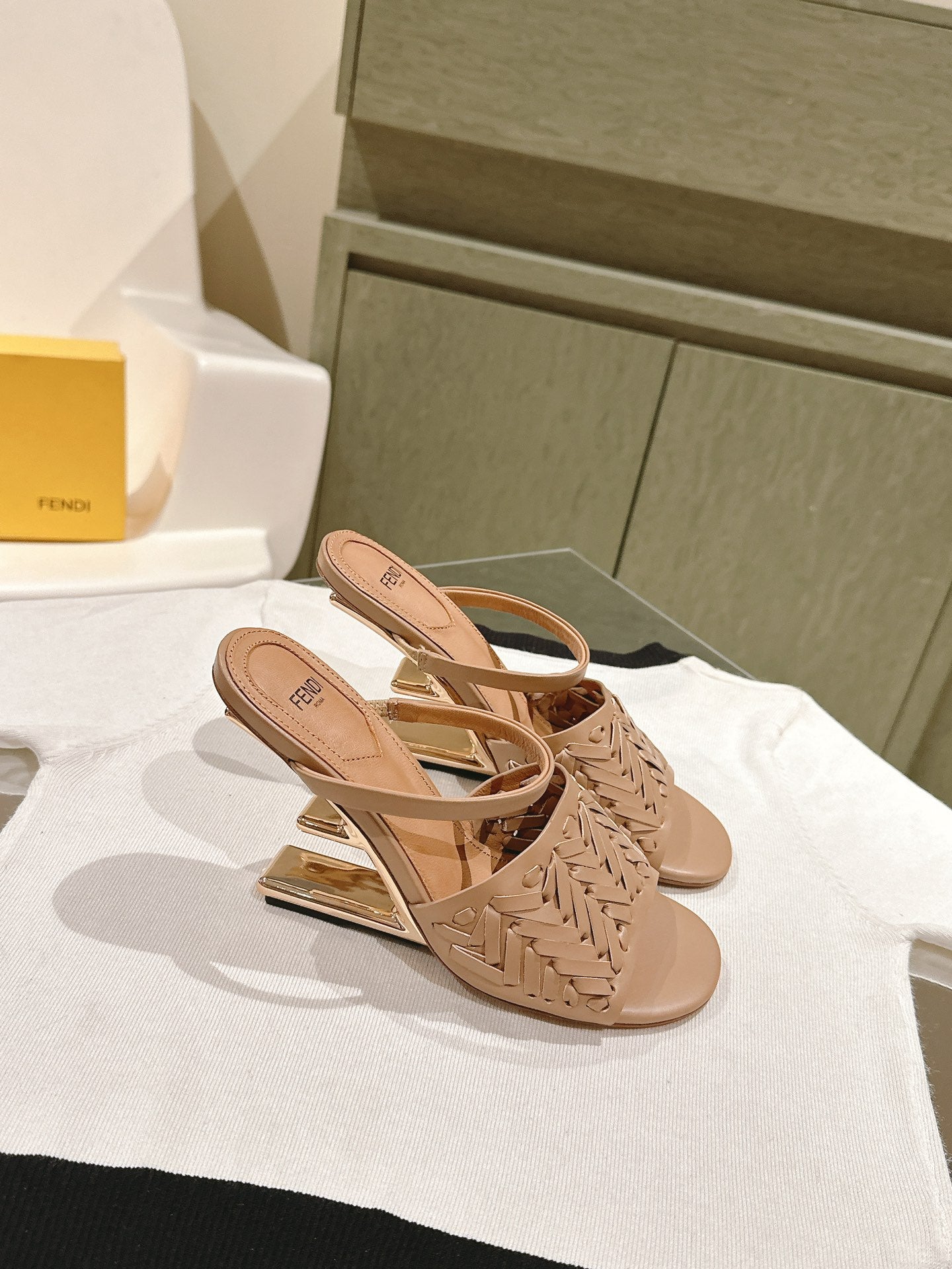 China Replica Fendi Women Shoes 133usd Only