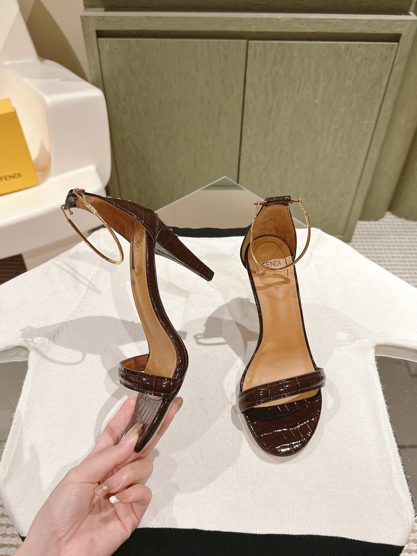 China Replica Fendi Women Shoes 102usd Only