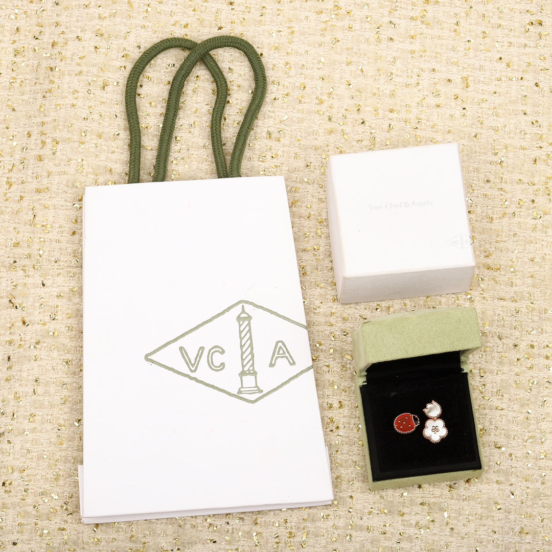 China Replica Van Cleef Arpels Rings 90usd Only