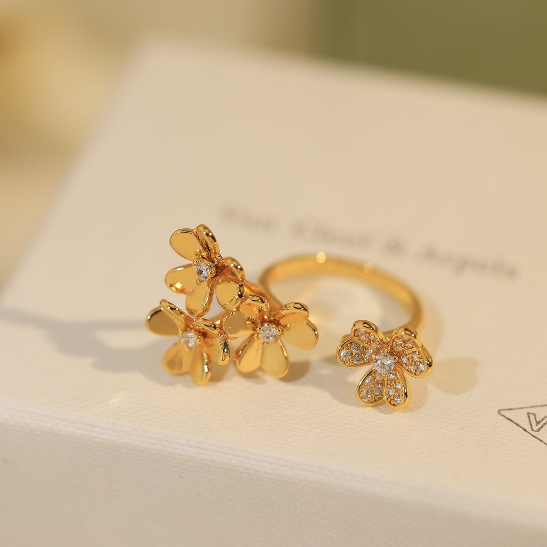 China Replica Van Cleef Arpels Rings 29usd Only