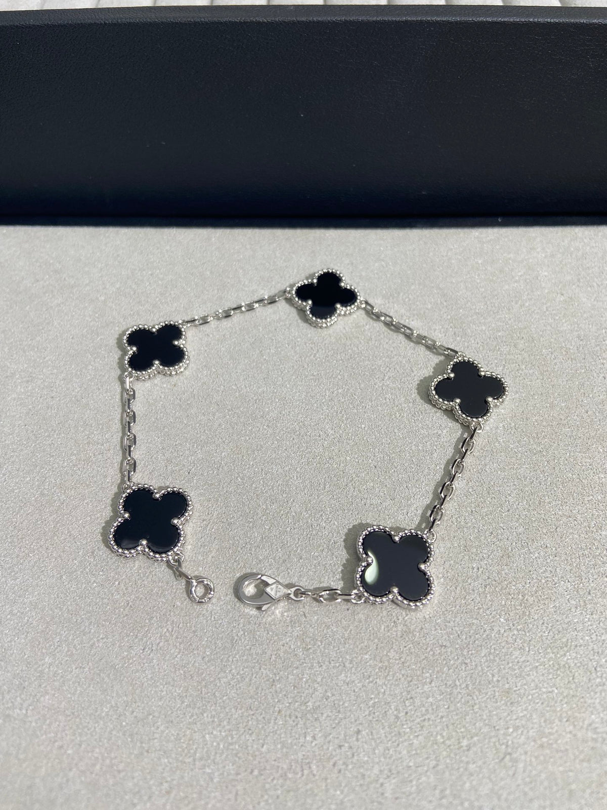 China Replica Van Cleef Arpels Bracelets 38usd Only