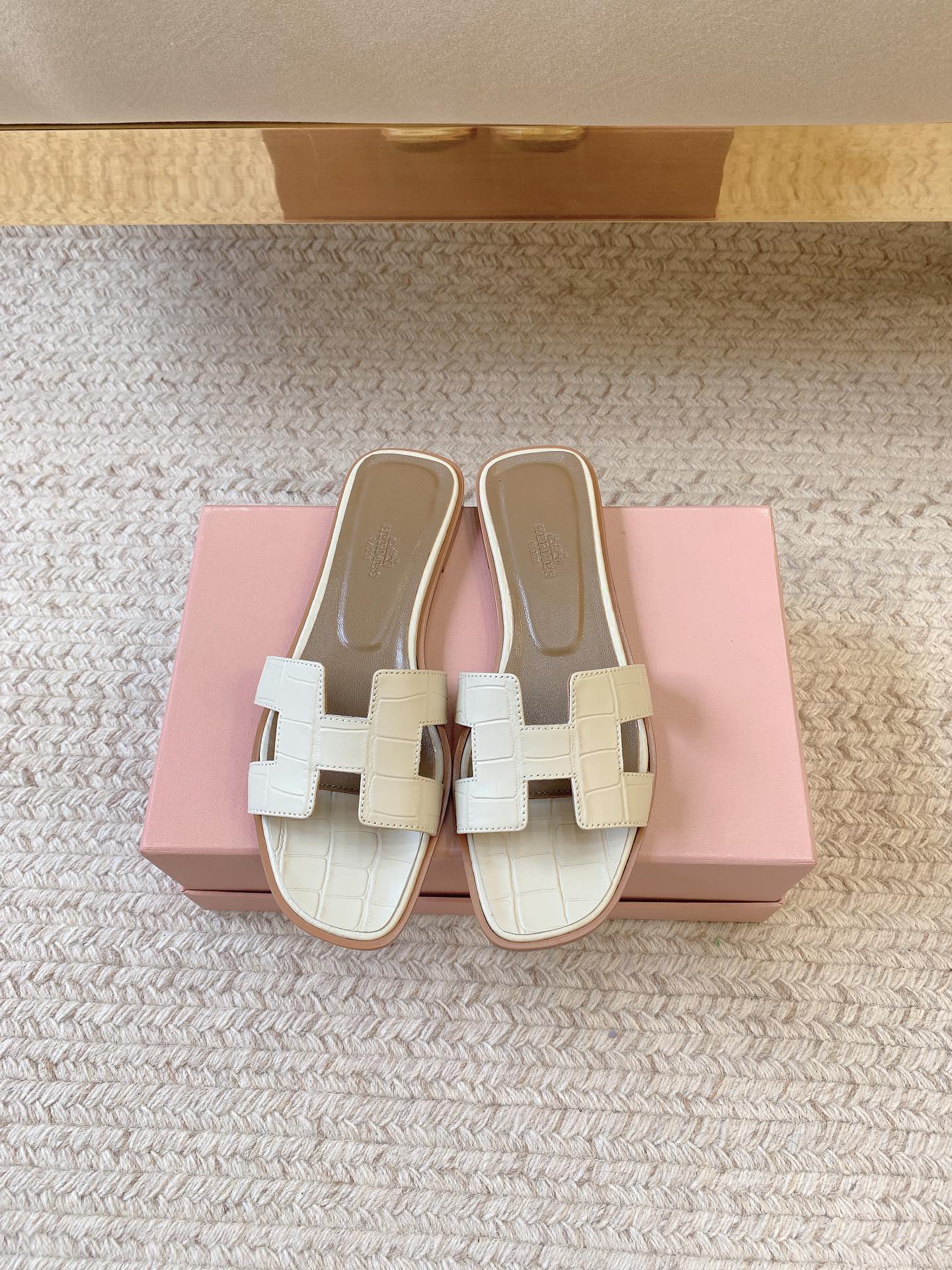 China Replica Hermes Women Shoes 105usd Only