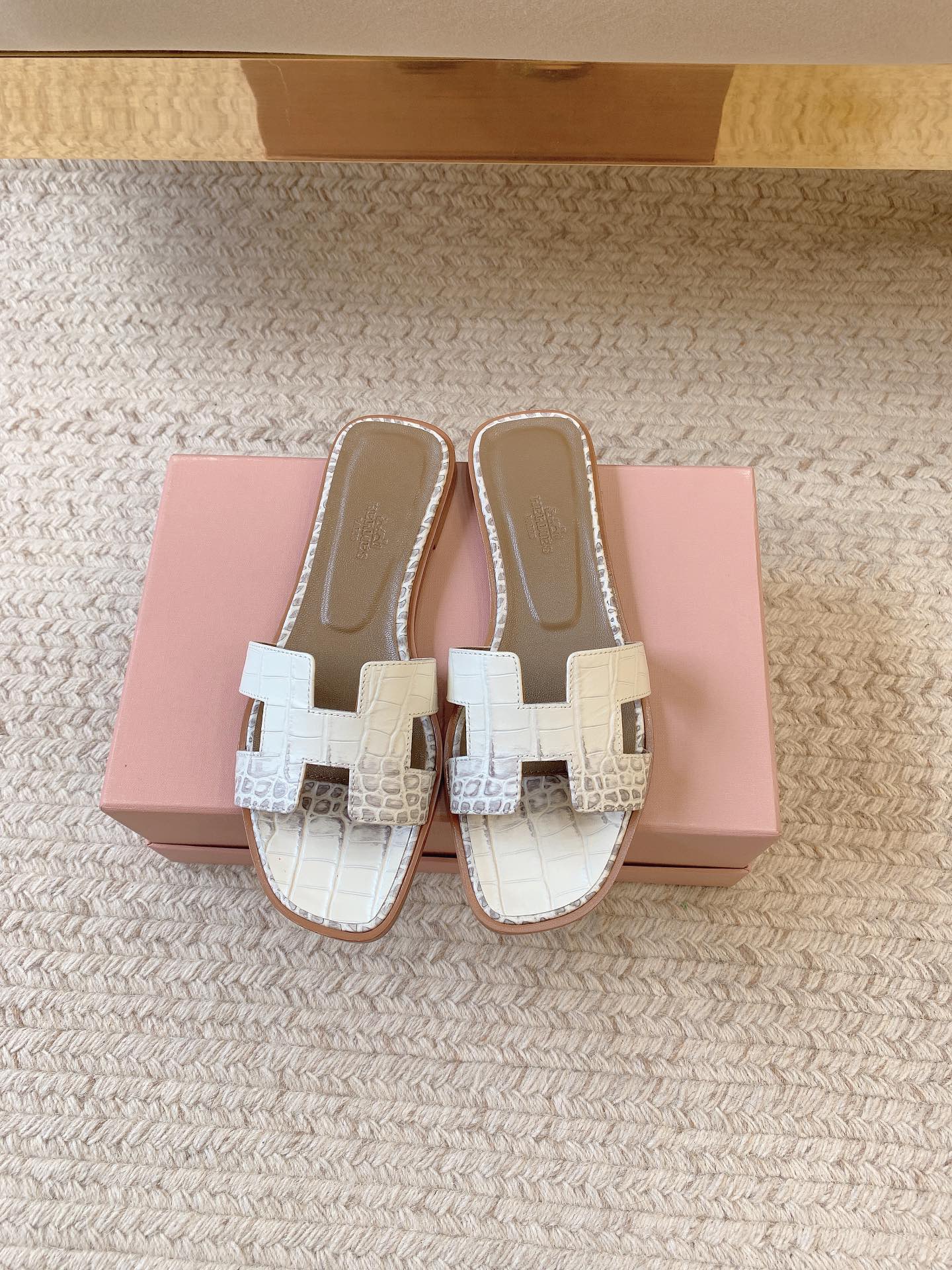 China Replica Hermes Women Shoes 105usd Only