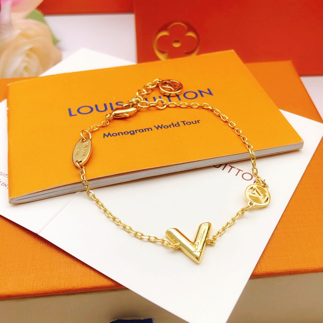 China Replica LV Bracelets 22usd Only