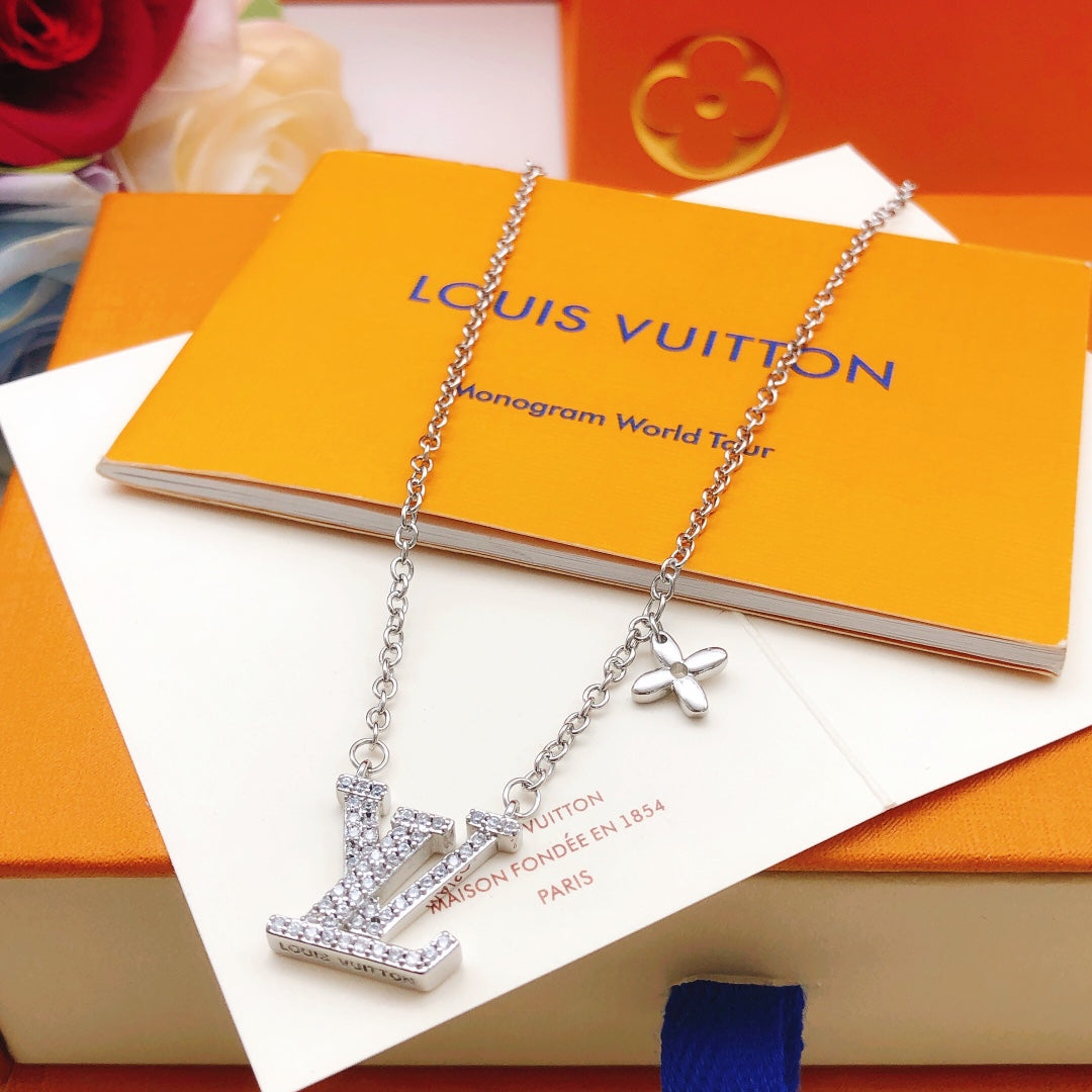 China Replica LV Necklaces 28usd Only