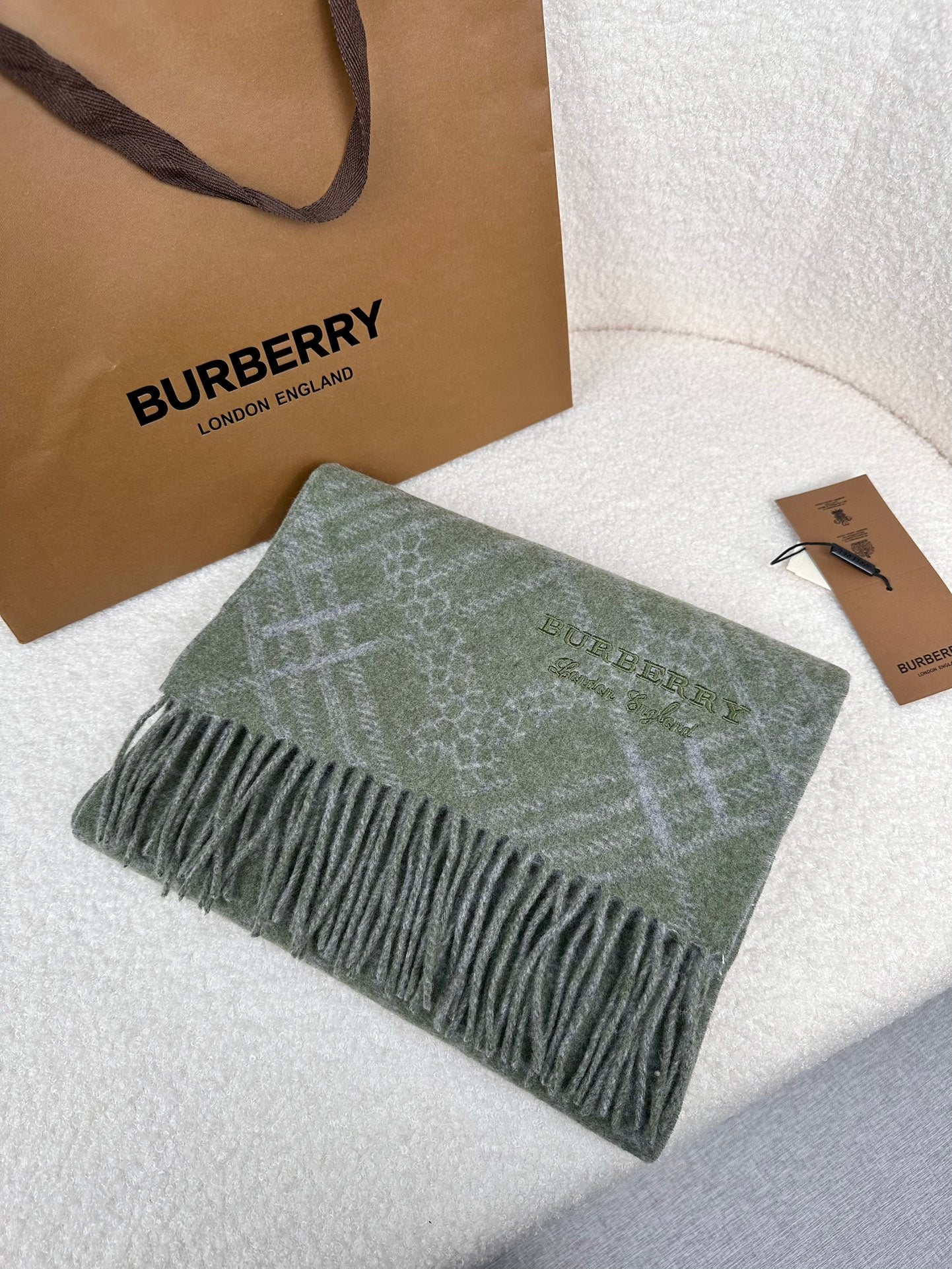 China Replica Gucci Scarf 46usd Only