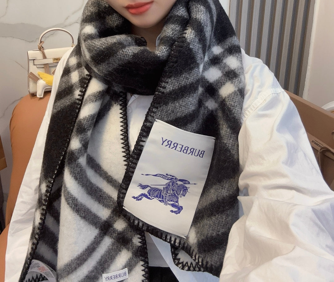 China Replica Burberry Scarf 62usd Only