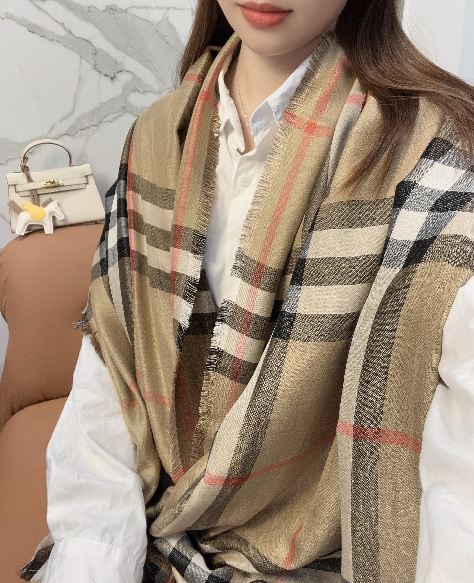 China Replica Burberry Scarf 58usd Only