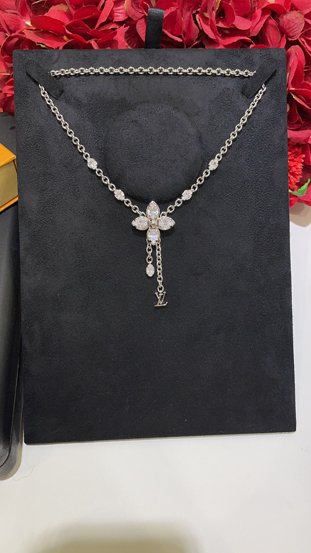 China Replica LV Necklaces 42usd Only