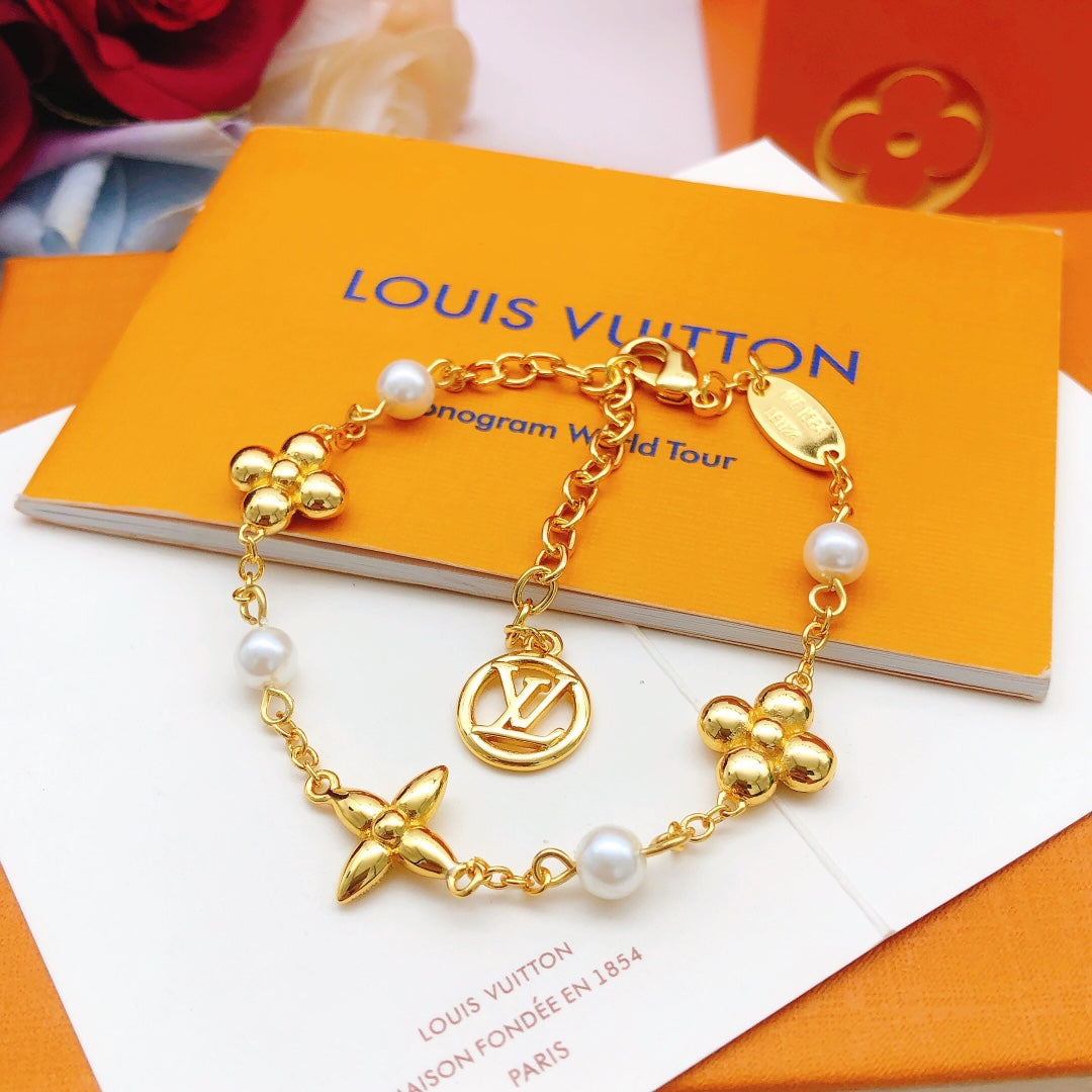 China Replica LV Bracelets 25usd Only
