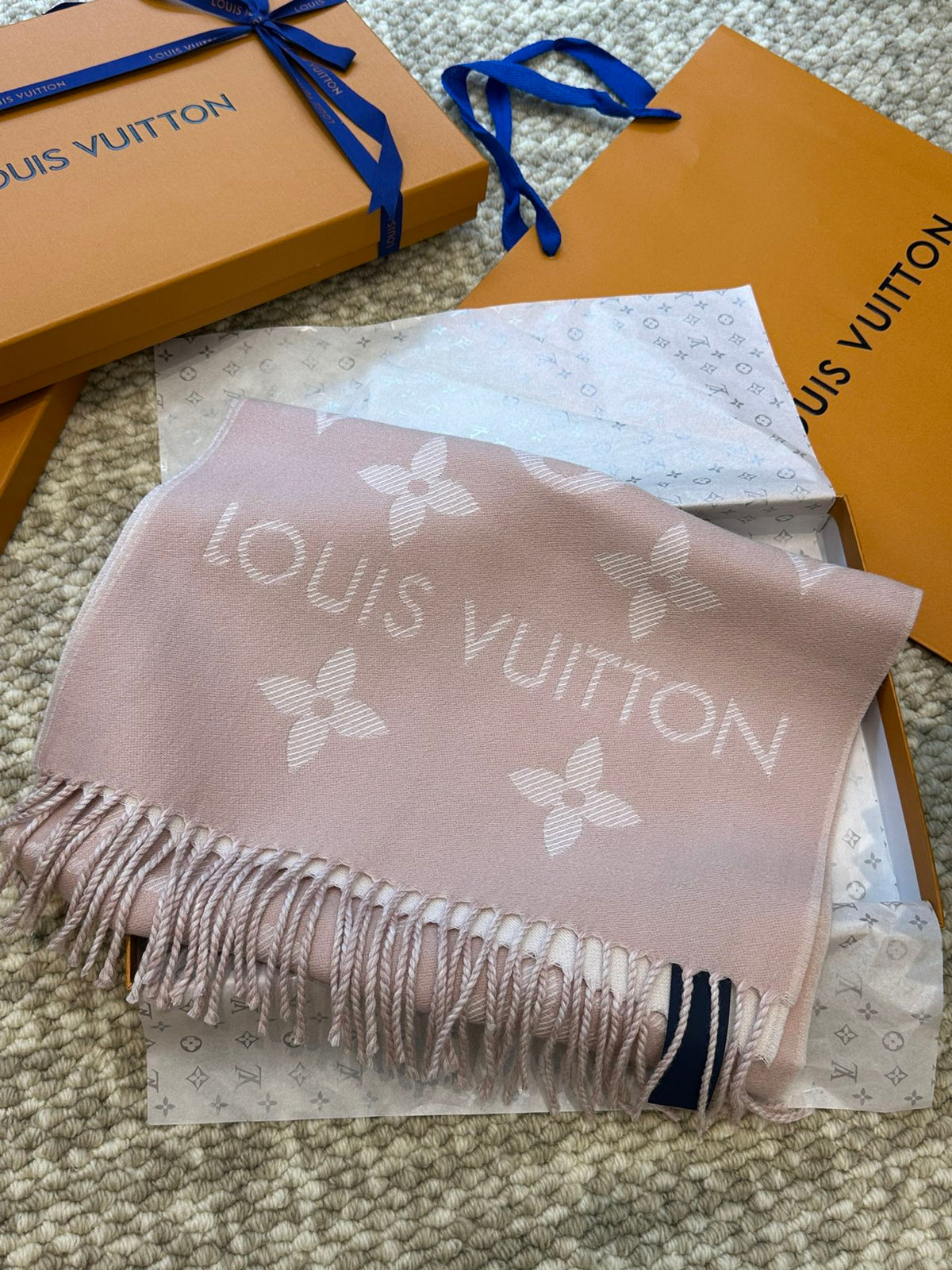 China Replica LV Scarf 58usd Only