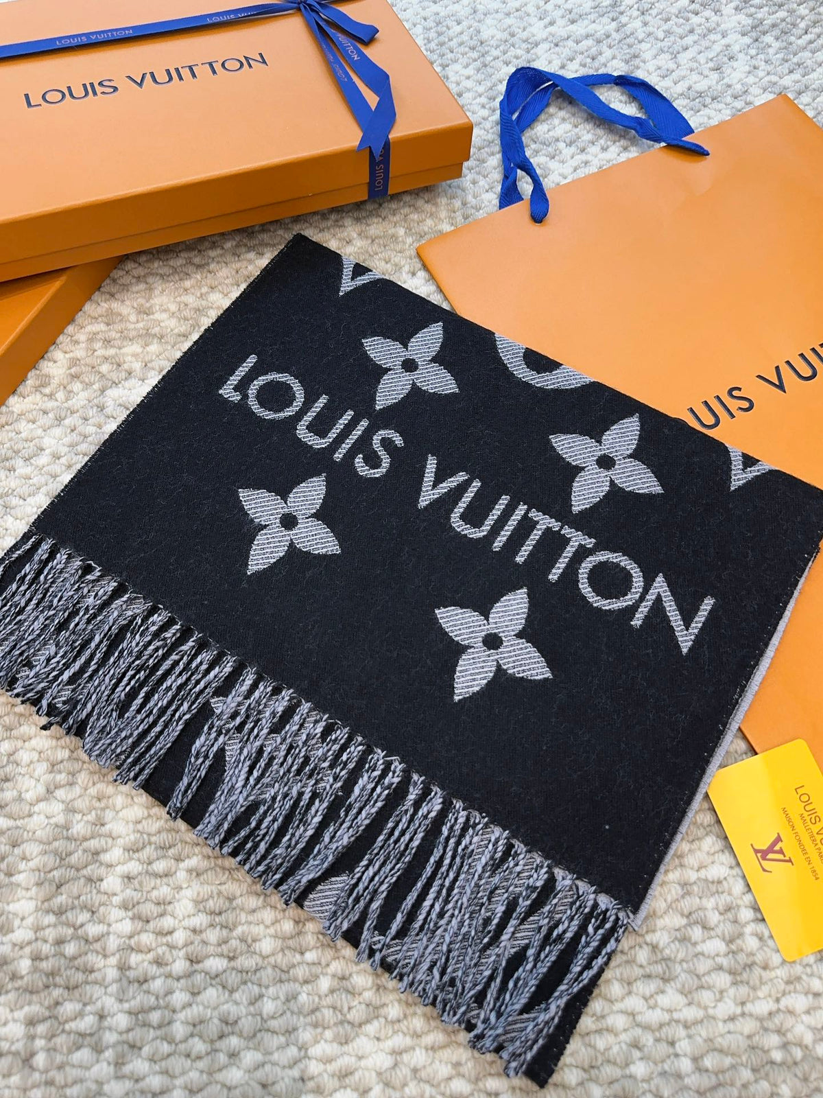 China Replica LV Scarf 58usd Only
