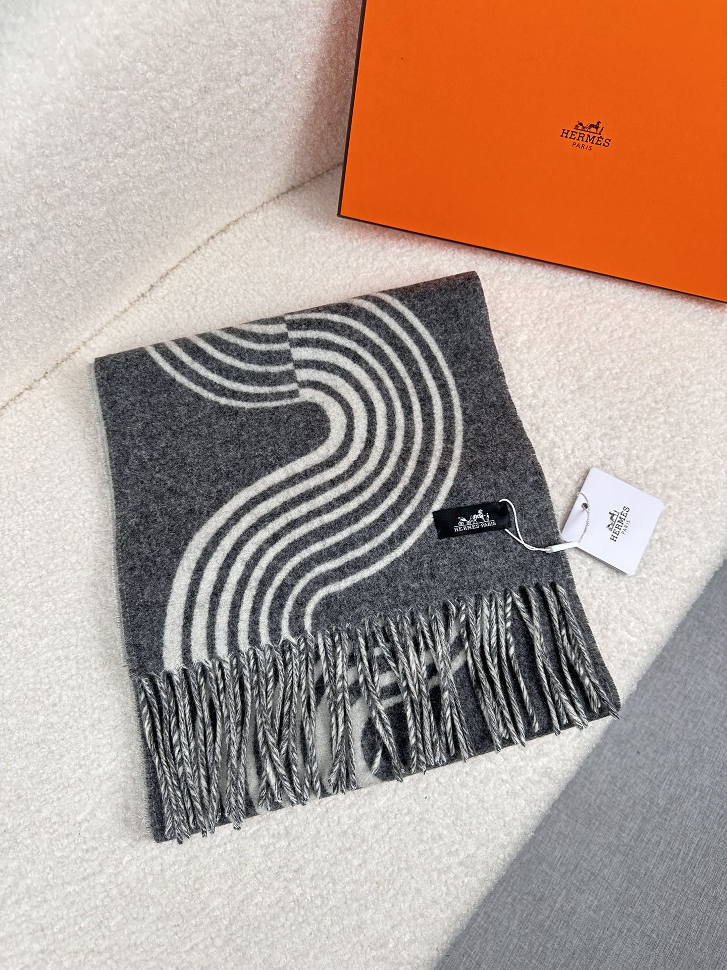 China Replica Gucci Scarf 50usd Only