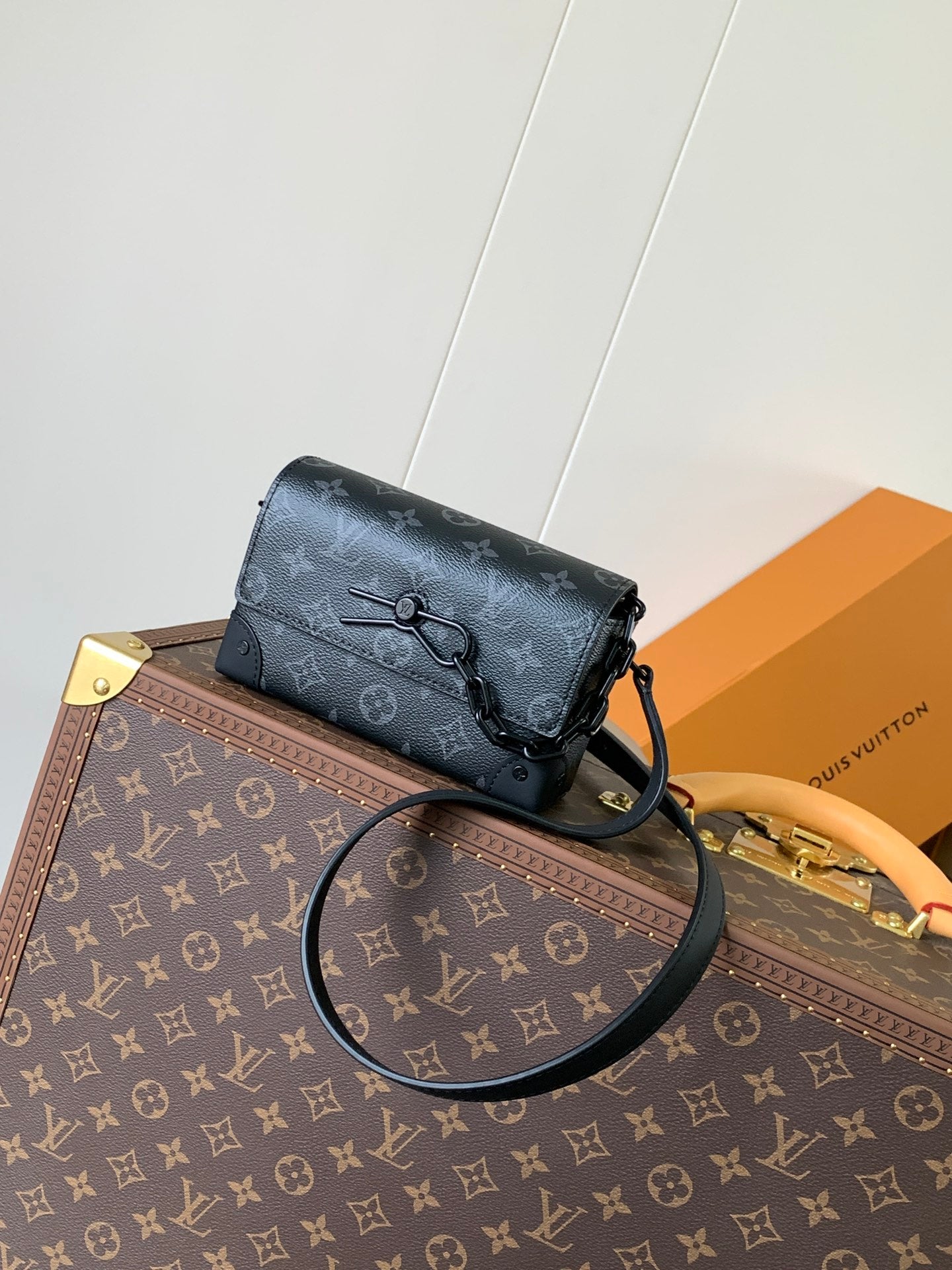China Replica LV Handbags 132usd Only