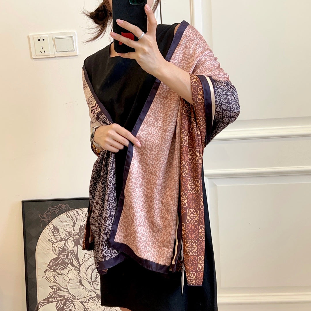 China Replica Loewe Scarf 20usd Only