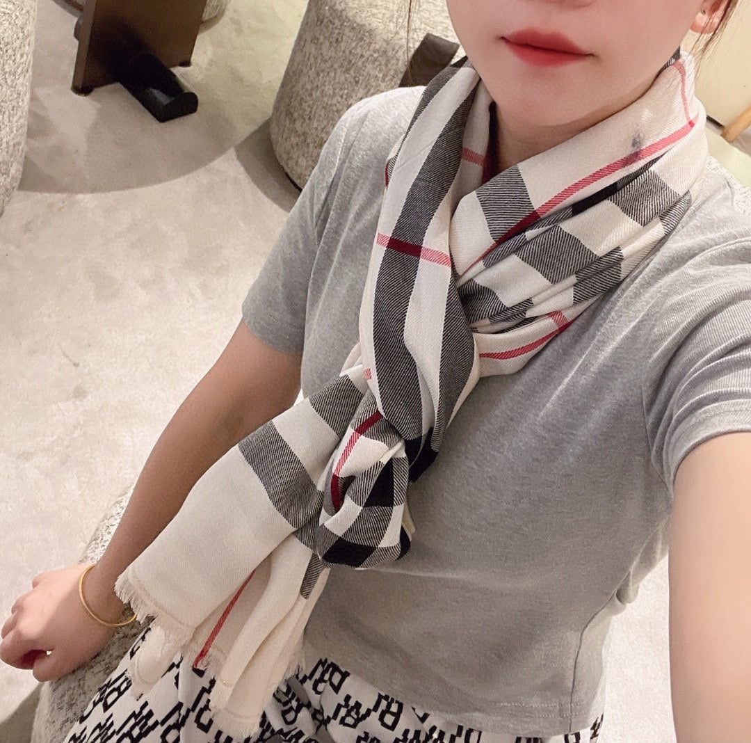 China Replica Burberry Scarf 40usd Only
