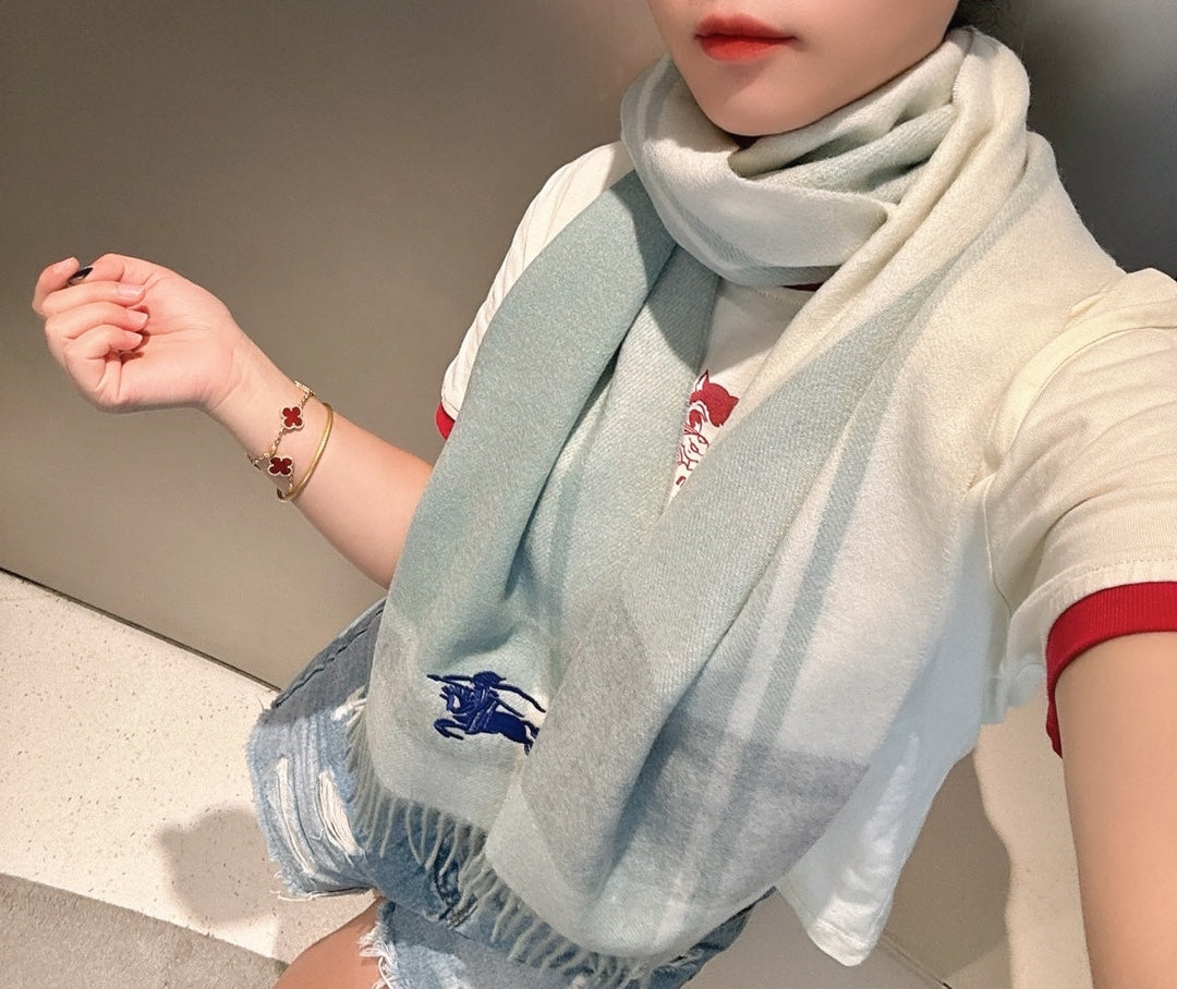China Replica Gucci Scarf 44usd Only