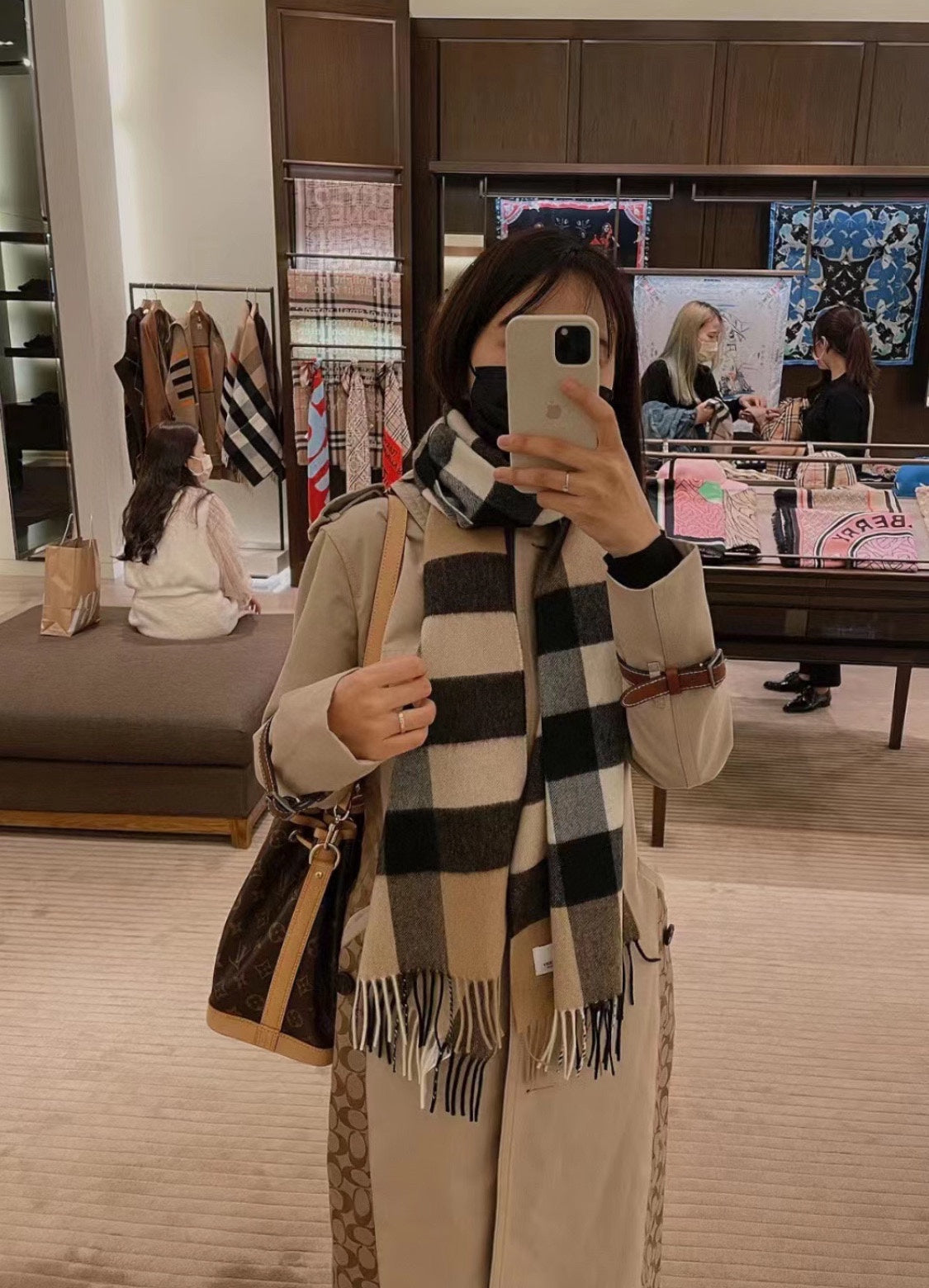 China Replica Burberry Scarf 36usd Only