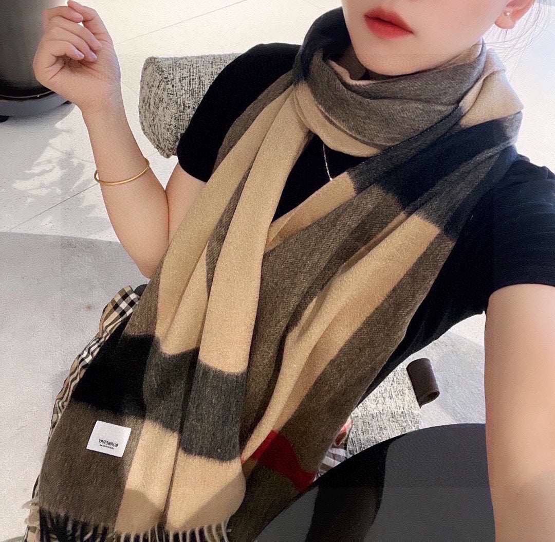 China Replica Burberry Scarf 72usd Only