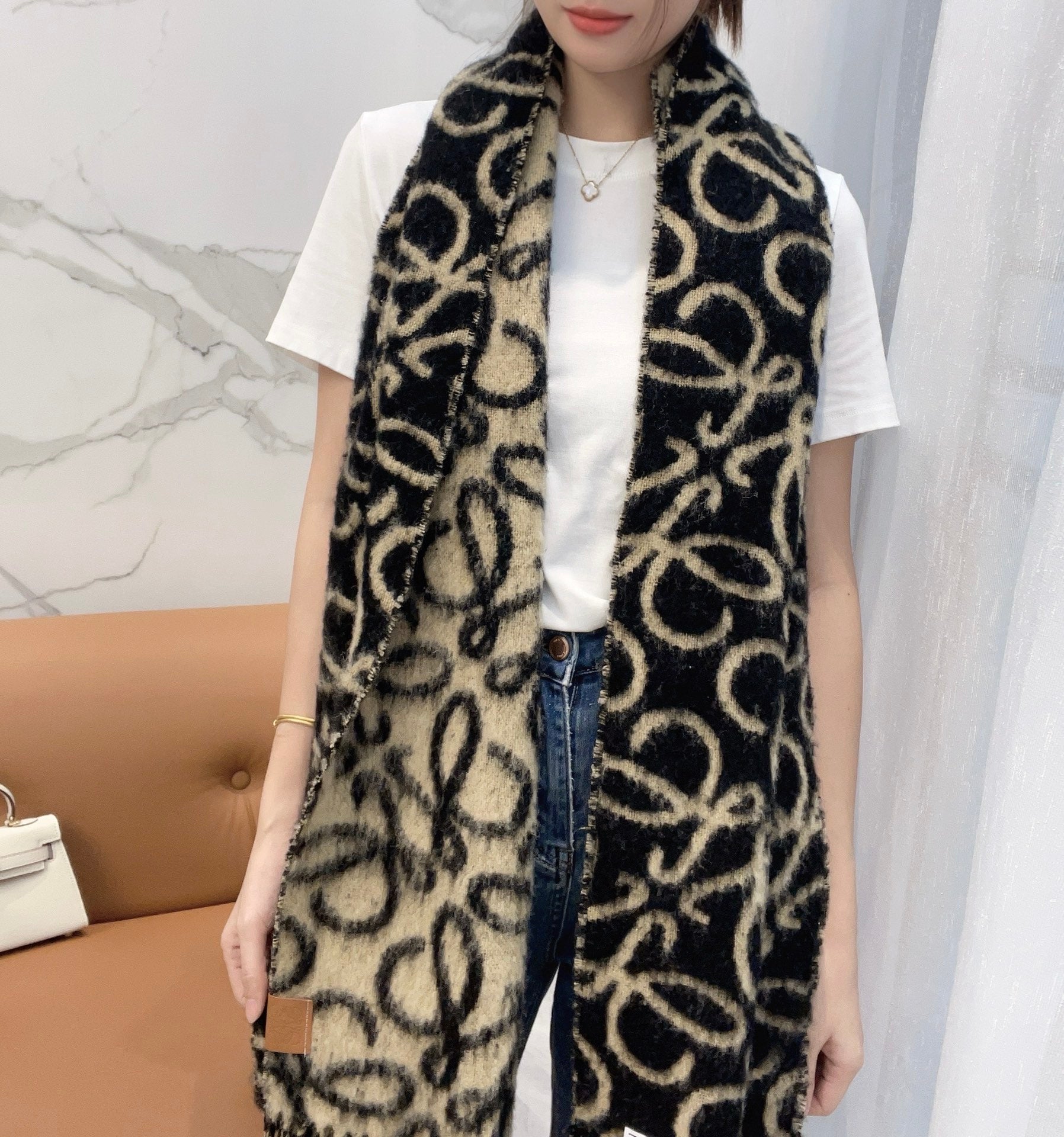 China Replica Loewe Scarf 58usd Only
