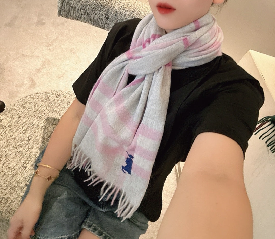 China Replica Burberry Scarf 40usd Only