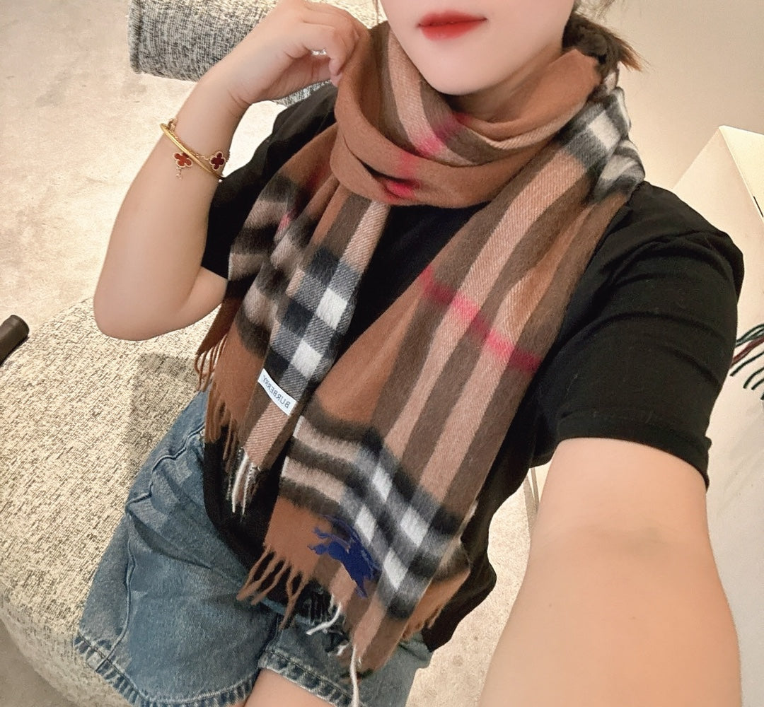 China Replica Burberry Scarf 40usd Only