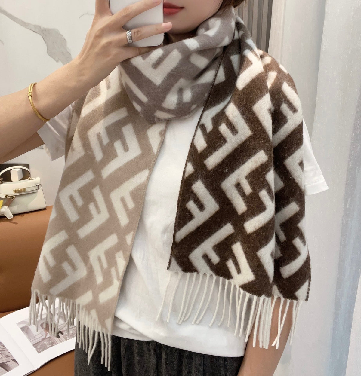 China Replica Fendi Scarf 70usd Only