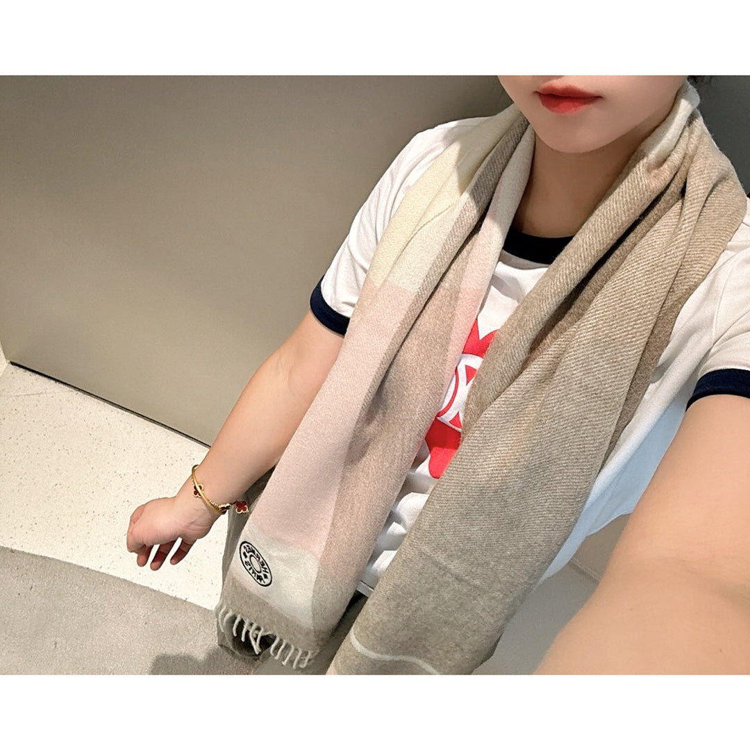 China Replica Gucci Scarf 44usd Only