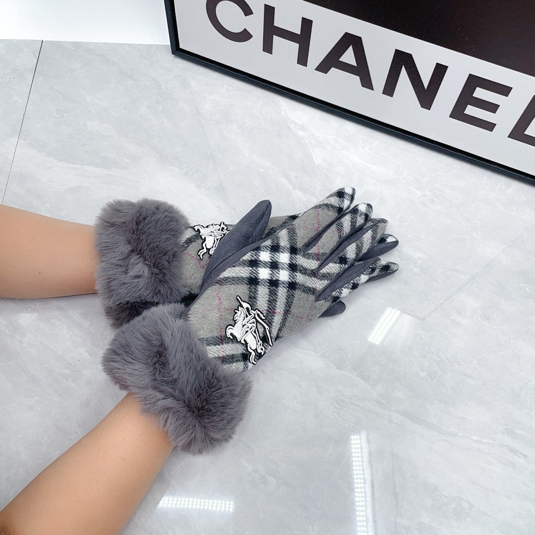 China Replica Burberry Hats 28usd Only