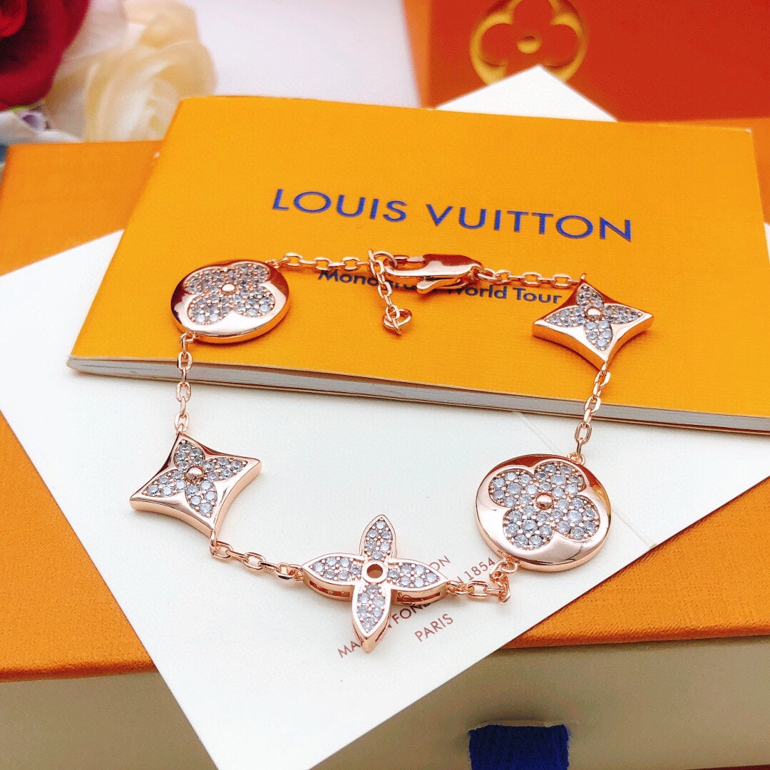 China Replica LV Bracelets 32usd Only