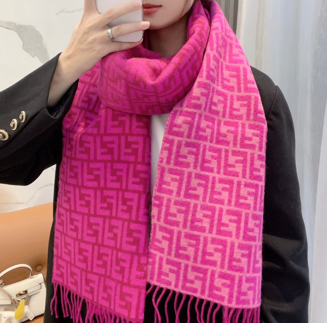 China Replica Fendi Scarf 62usd Only