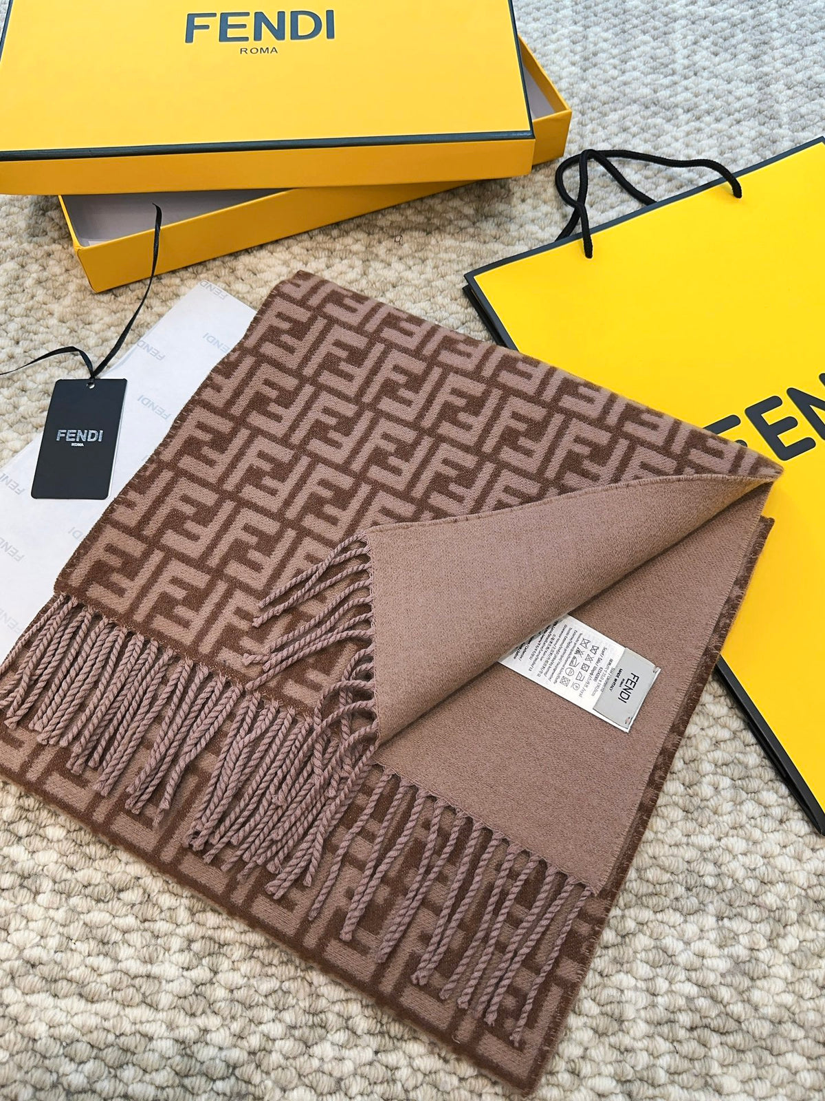 China Replica Fendi Scarf 62usd Only