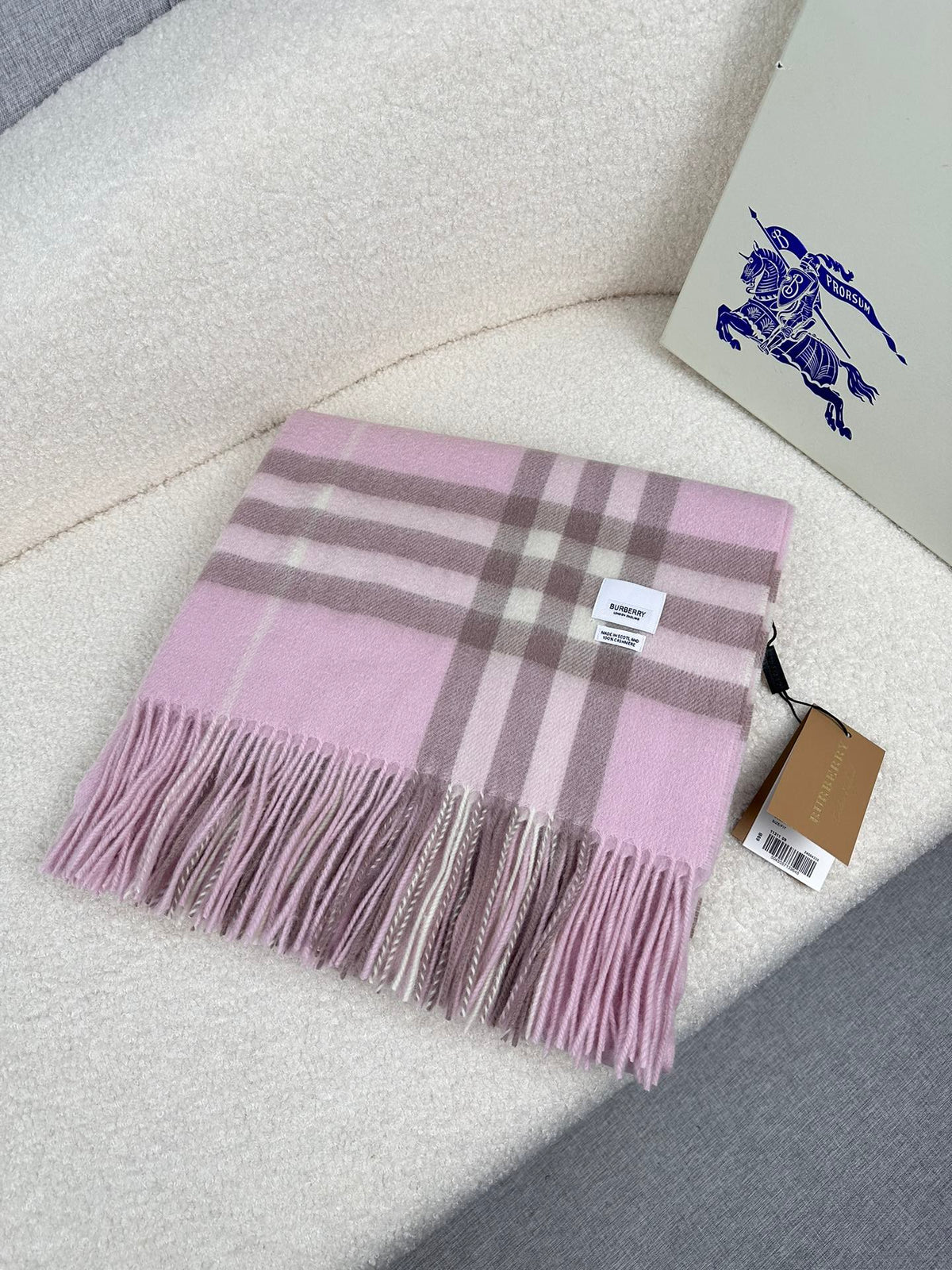China Replica Burberry Scarf 50usd Only