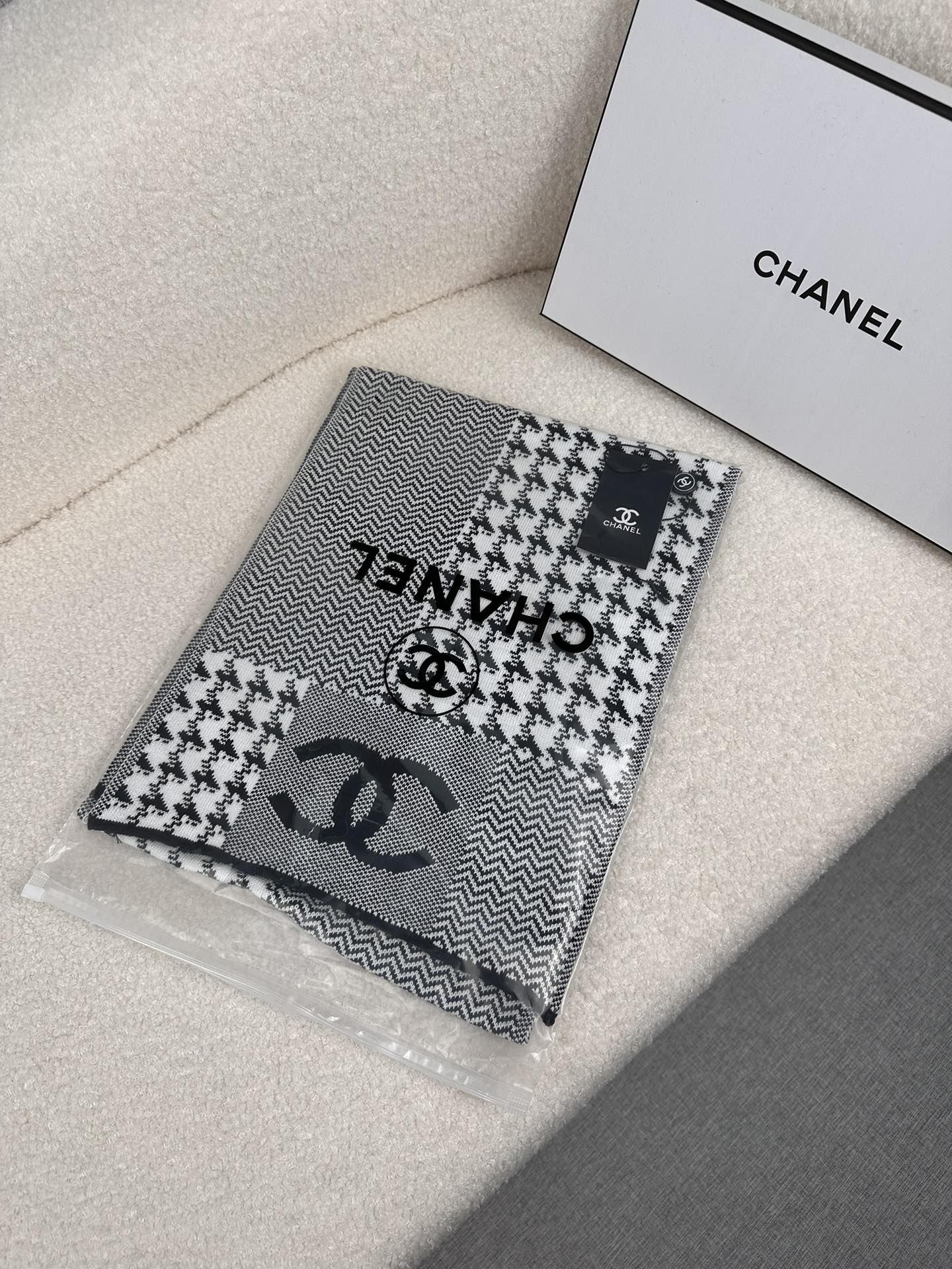 China Replica Chanel Scarf 46usd Only