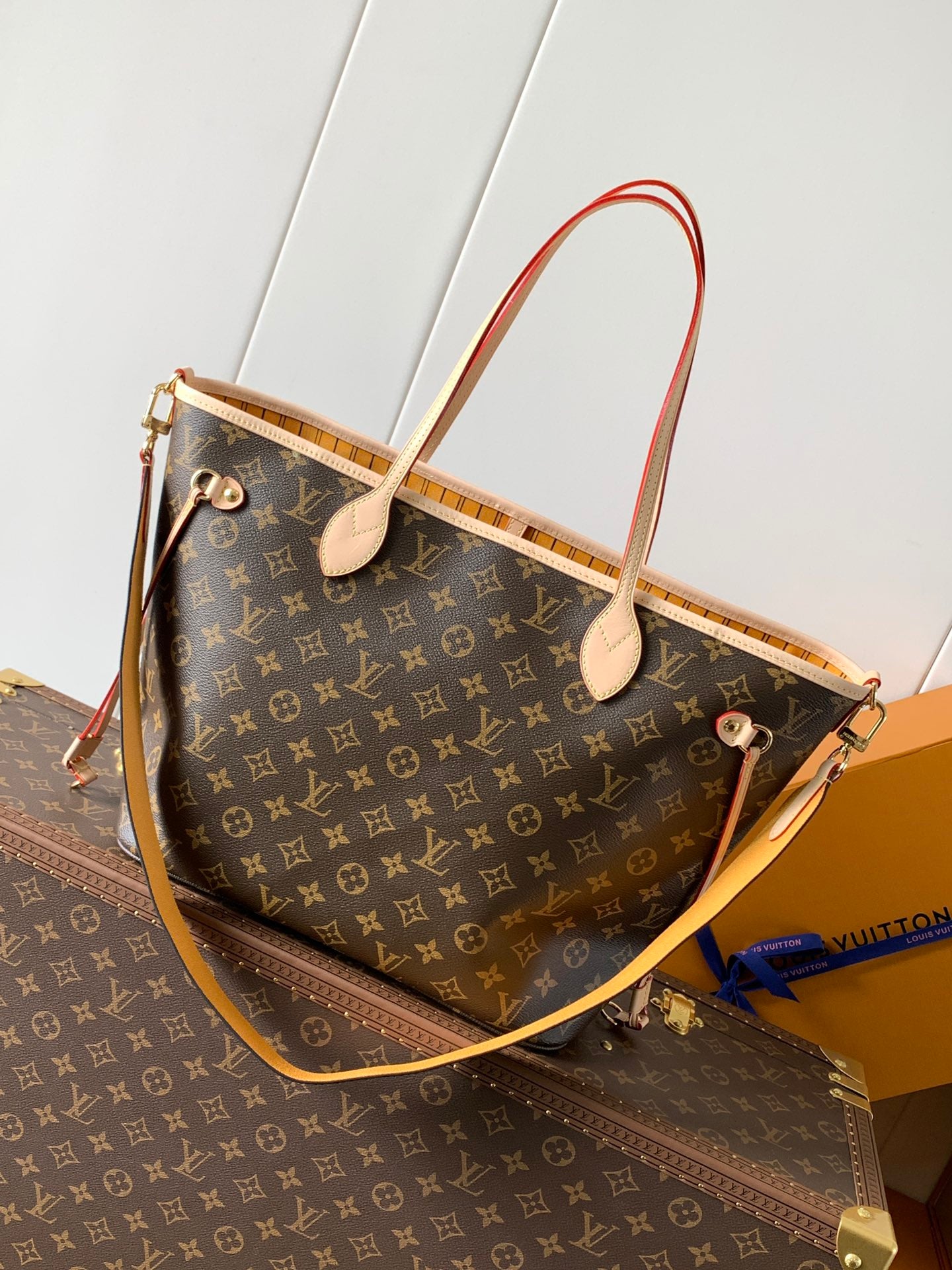 China Replica LV Handbags 165usd Only