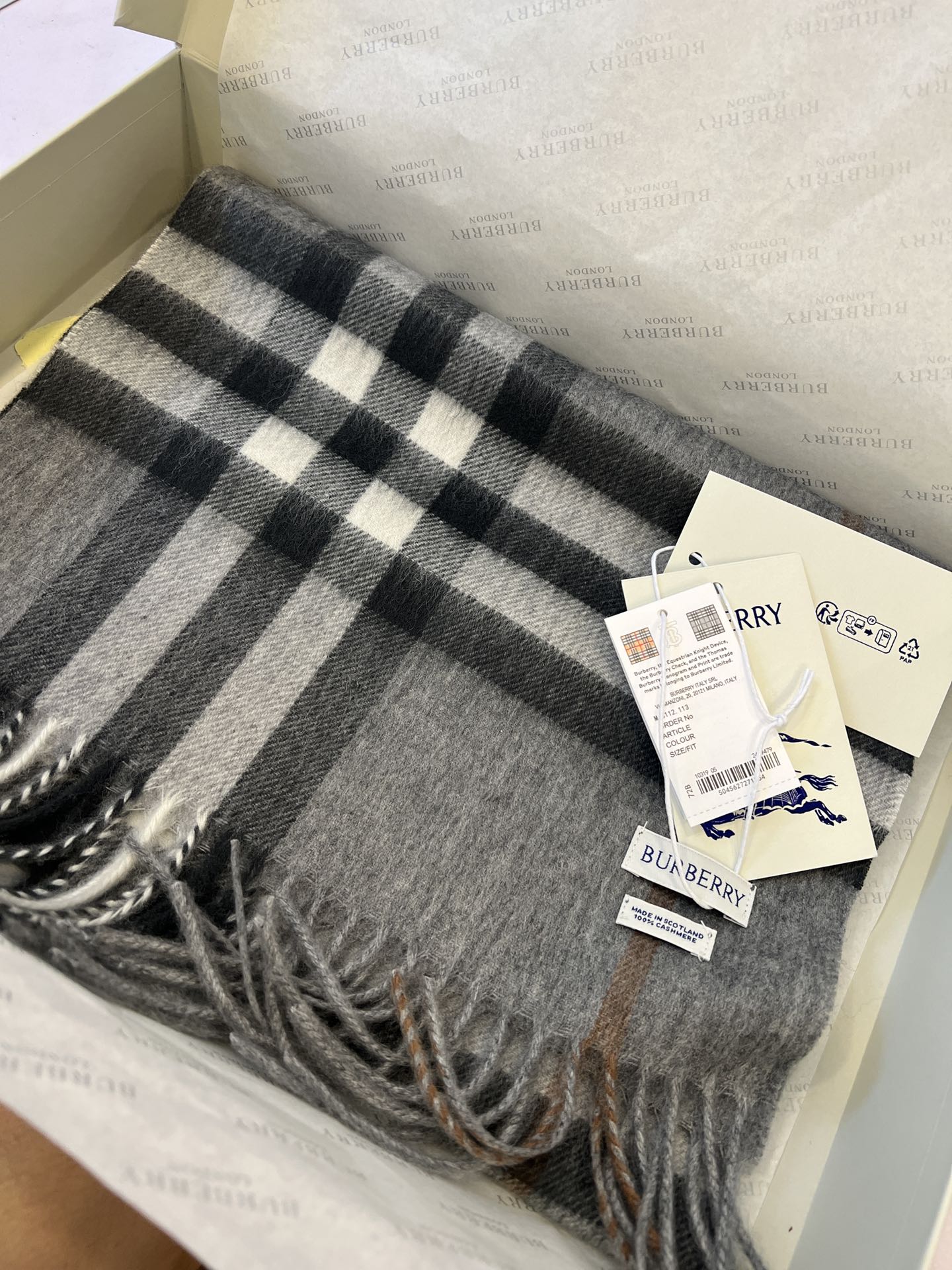 China Replica Burberry Scarf 112usd Only